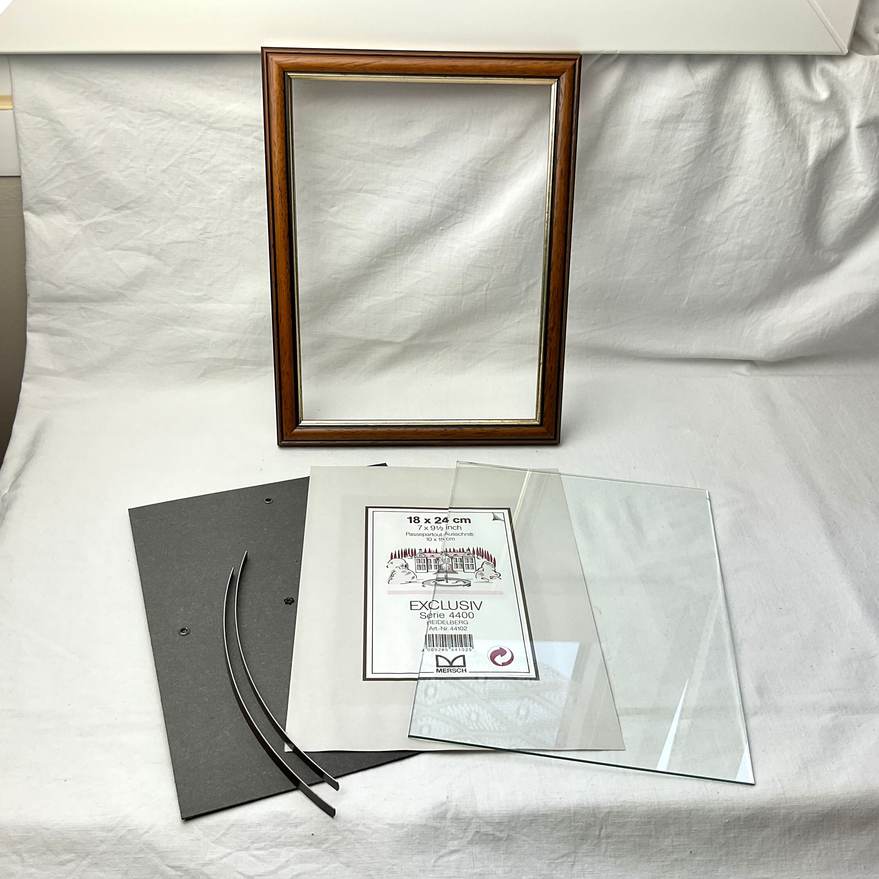 Old frame in gilded wood Mersch