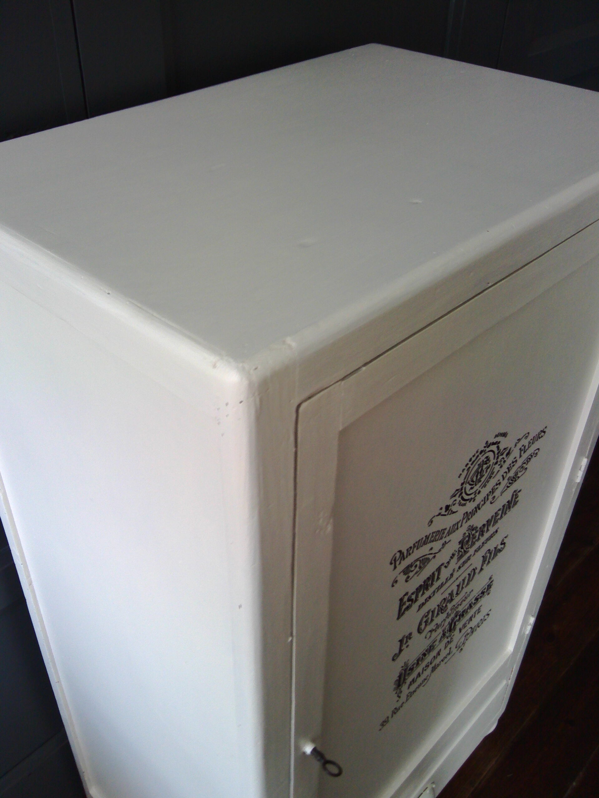 Furniture type confectionery from the 1940s