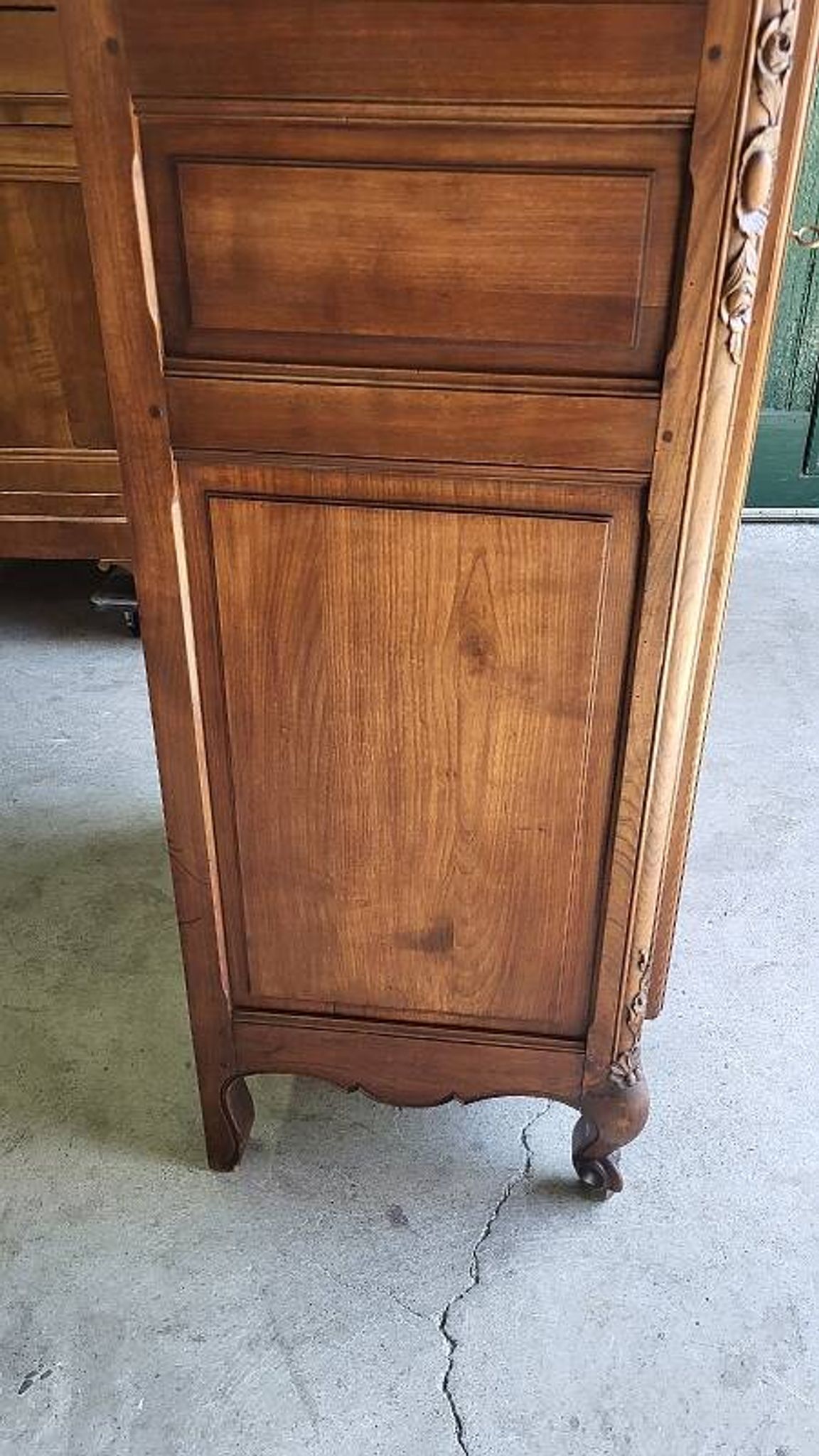 Vitrine style louis xv 1 porte en merisier