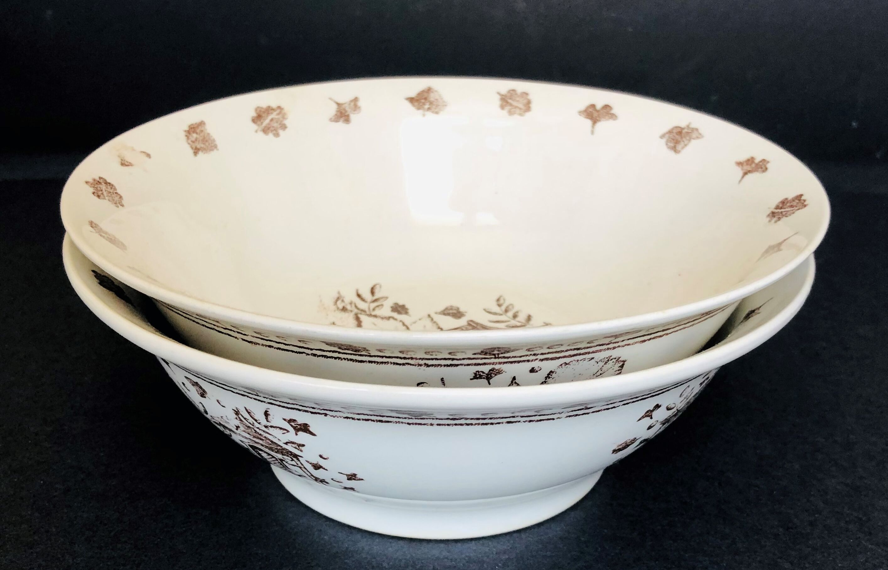 Pair of gien earthenware jattes