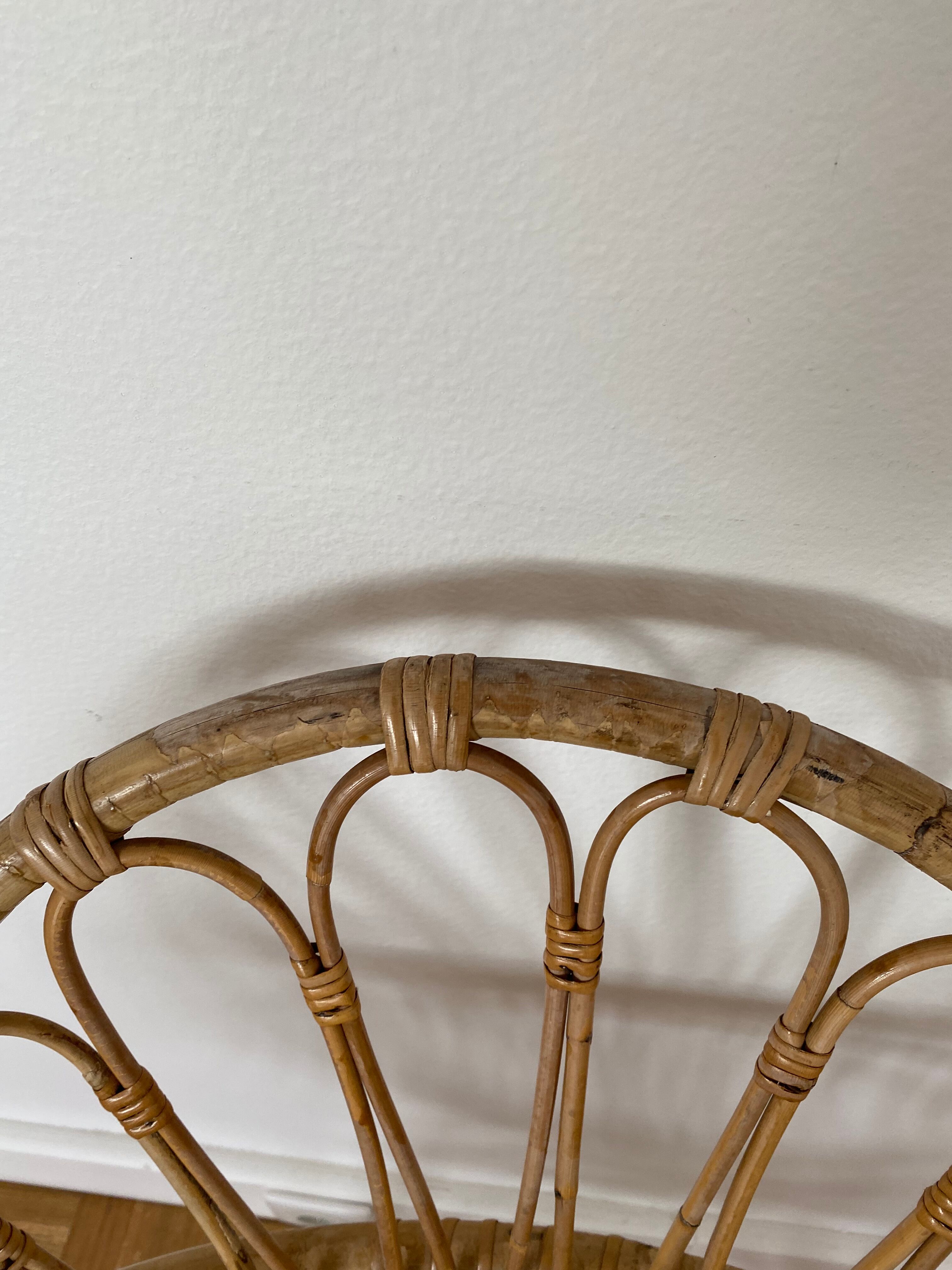 Armchair basket in vintage rattan 60's