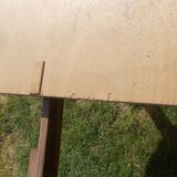 Extendable dining table