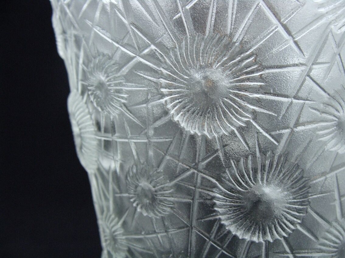 Vase 1960 with stylized flowers.