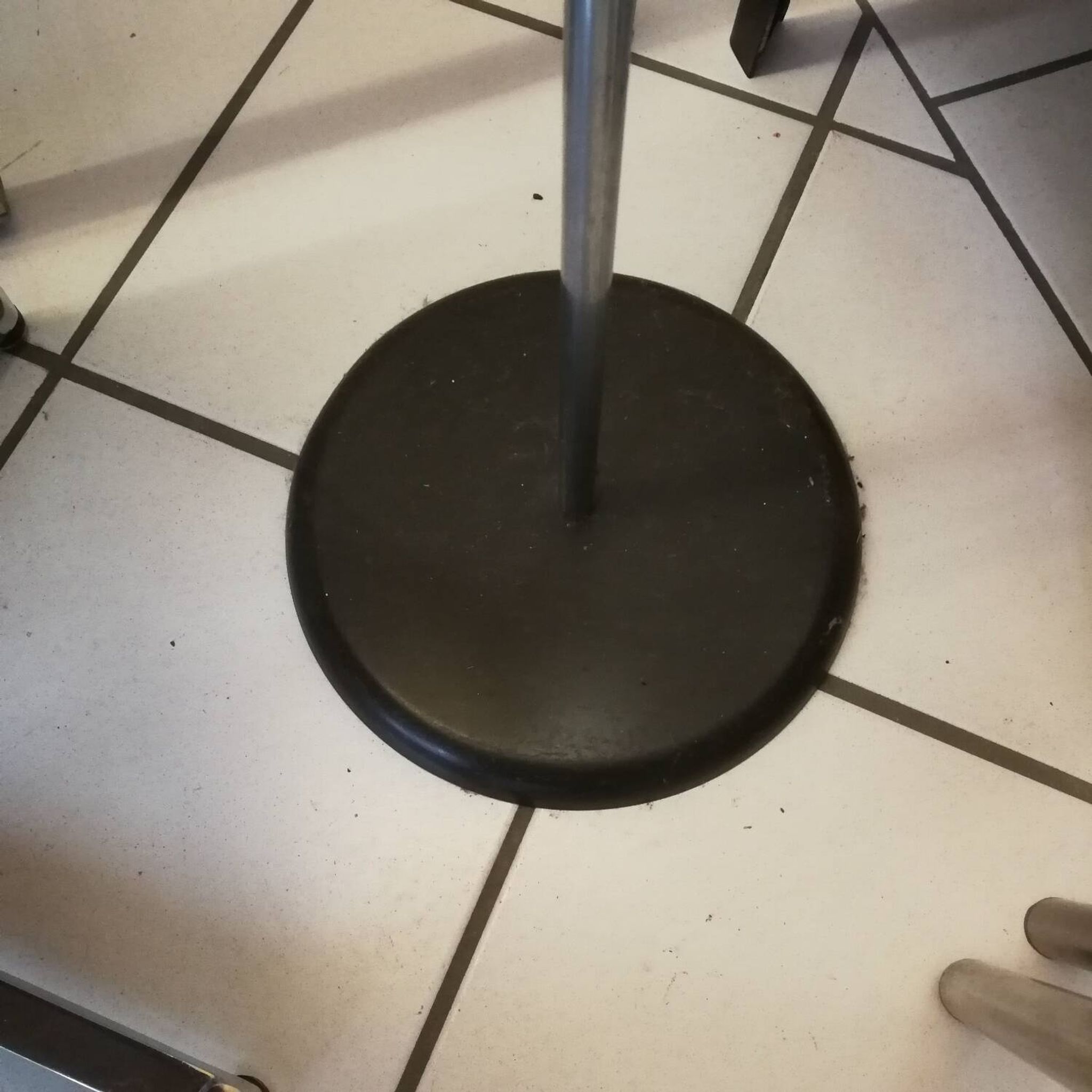 Lampadaire orbiter à balancier et contrepoids acier chromé sonnemans