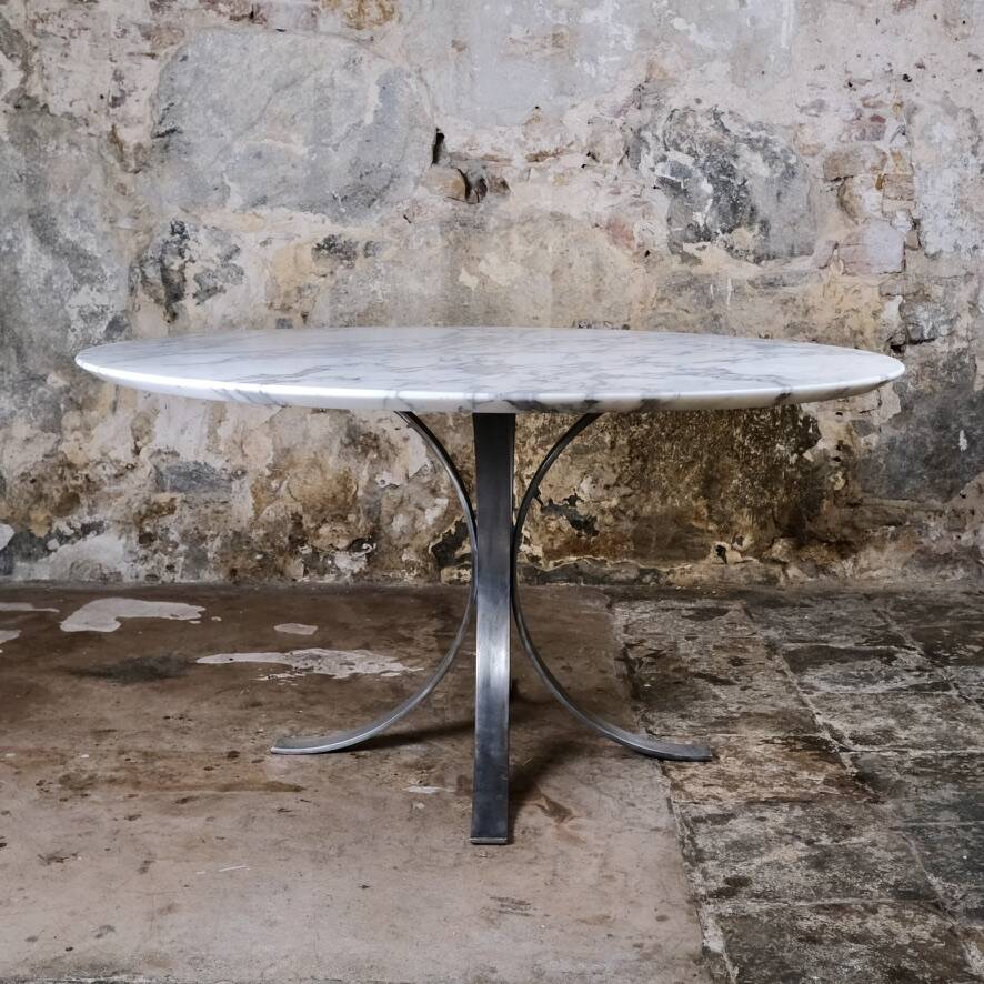 Large table ronde en marbre de Carrare, Italie, 1970s