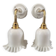 Paire d’appliques murales en opaline blanche