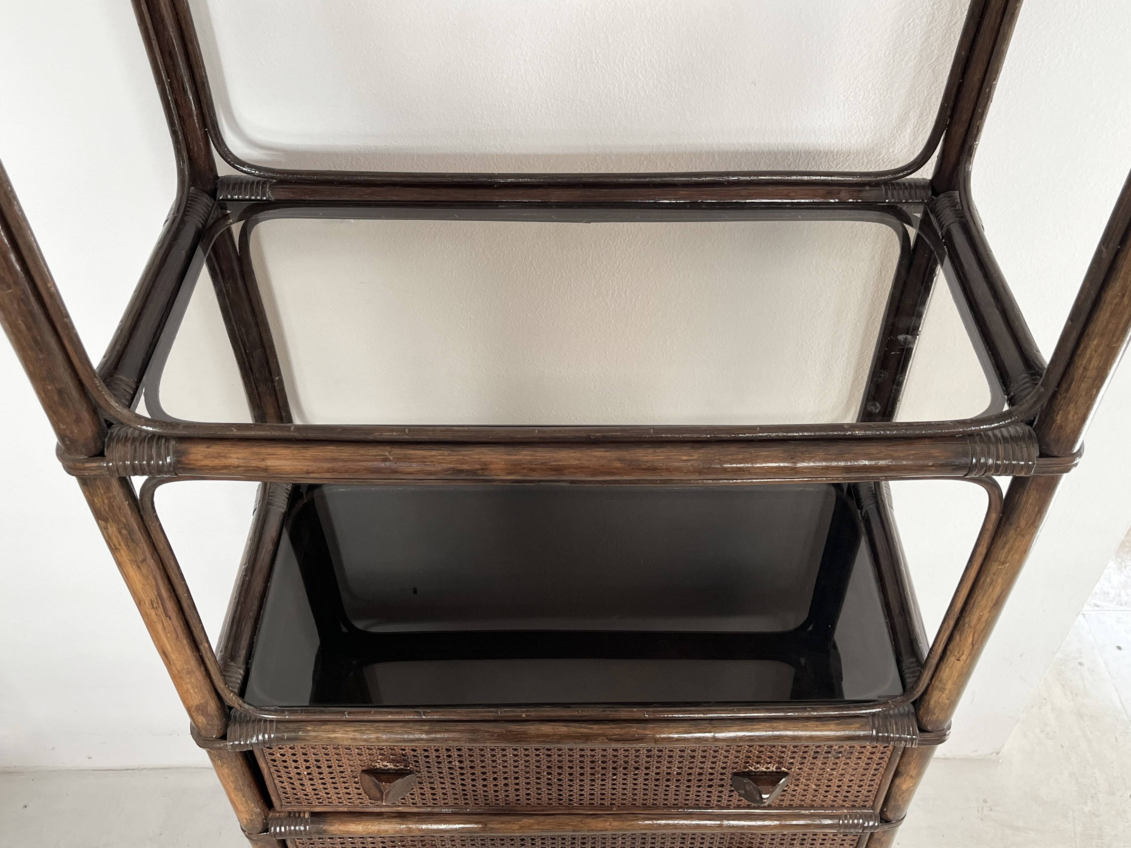 Etagere et commode en rotin