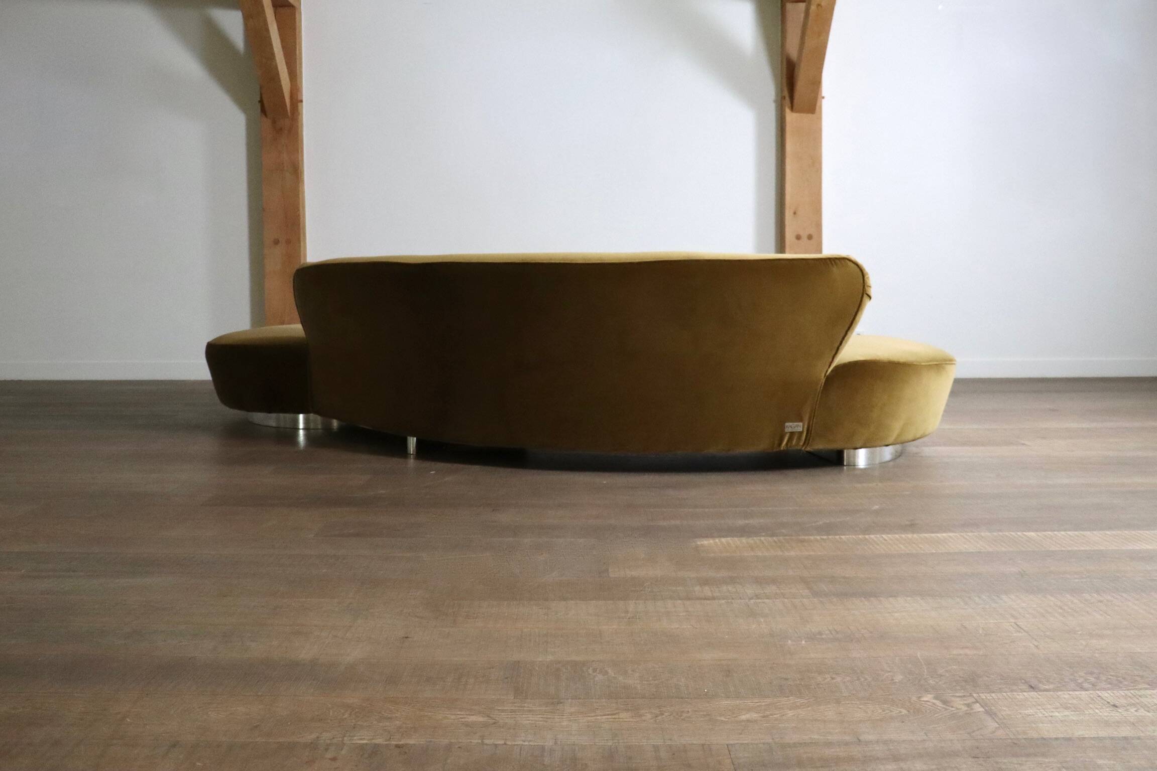 Vladimir Kagan serpentine sofa in velvet for Directional USA 1999