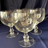 Suite de 4 verres a pied de degustation a vin rouge en cristal