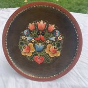 Assiette en bois peinte à la main de karnten Autriche vintage
