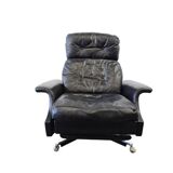 Vintage black leather armchair / lounge chair / relax seat