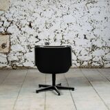 Charles Pollock executive armchair for Knoll, 1960