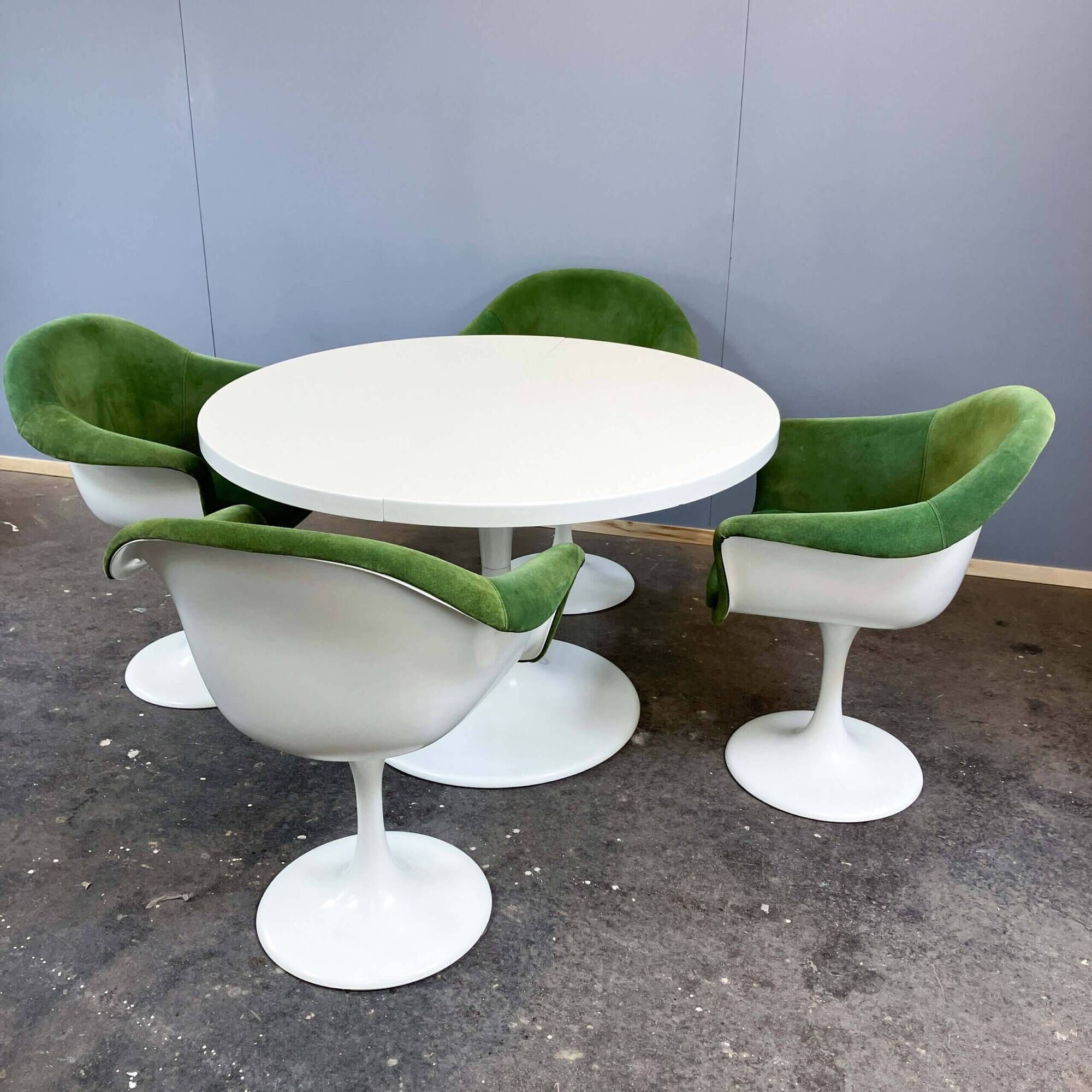 Space-age design icons: ‘Set-Line’ dining set by K. Schäfer for Lübke, 1960s