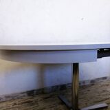 Table ronde en formica années 70 avec rallonge