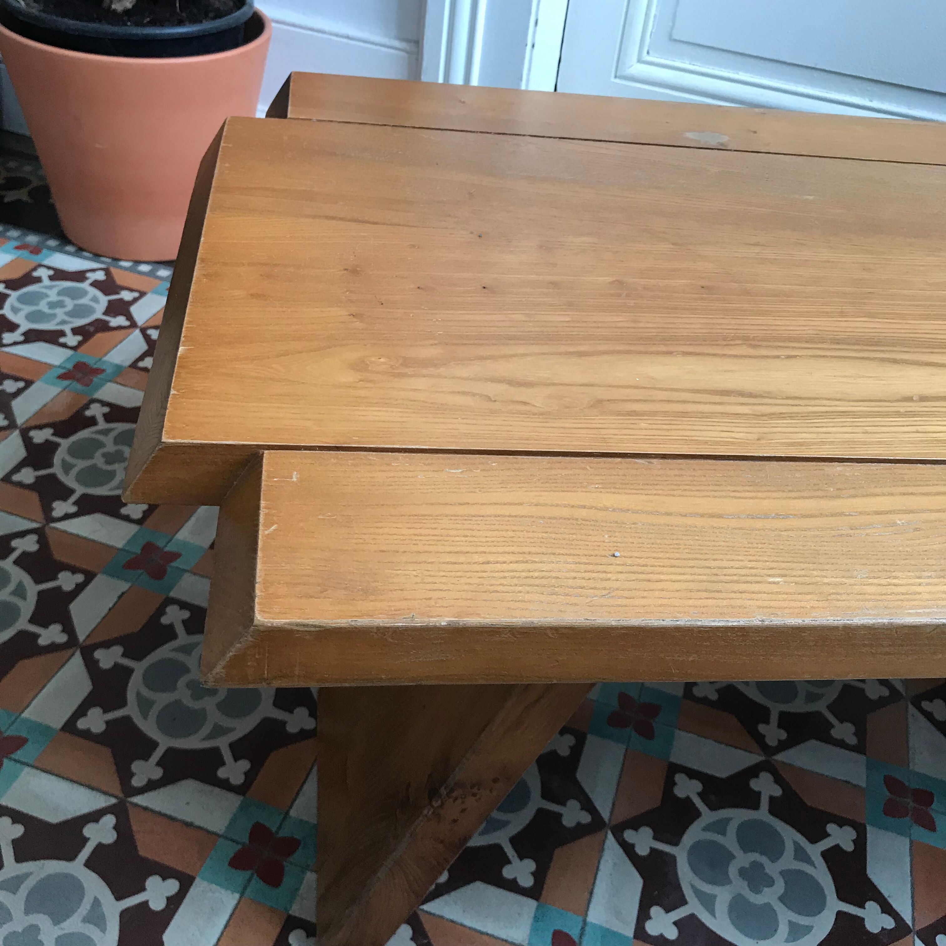 Table basse en orme massif