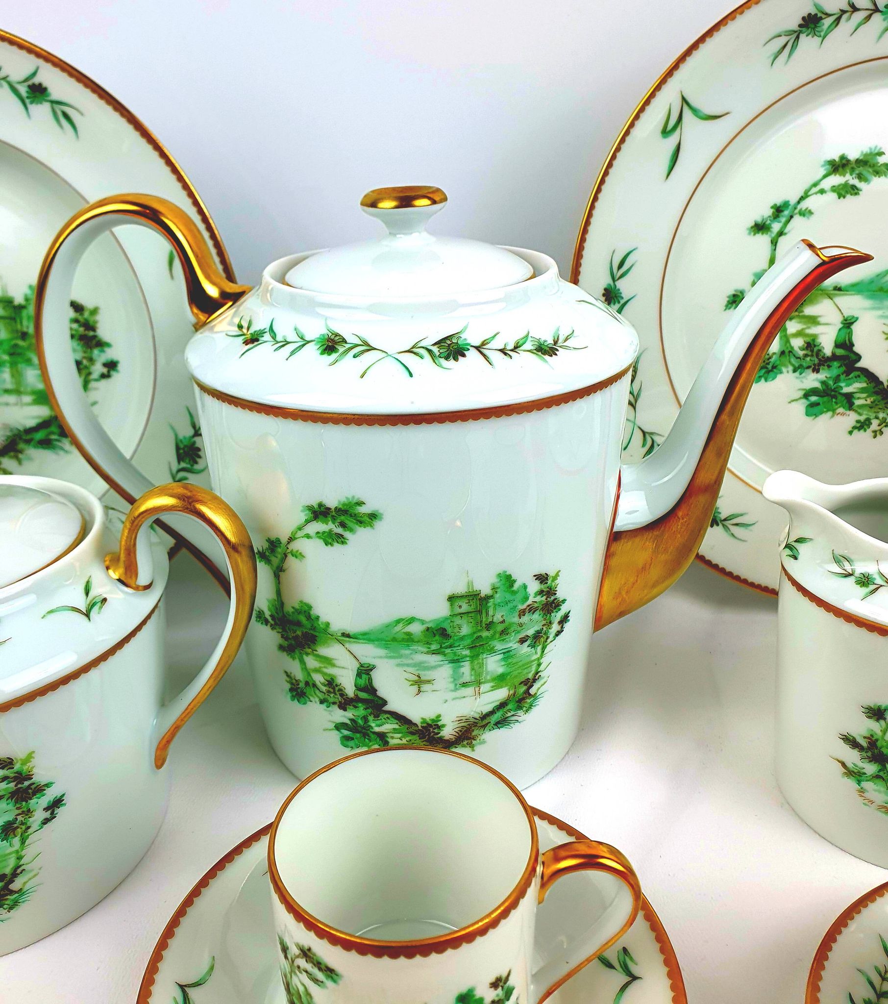 Service à café neuf, georges boyer , modèle " vieux marseille", 29 pieces.