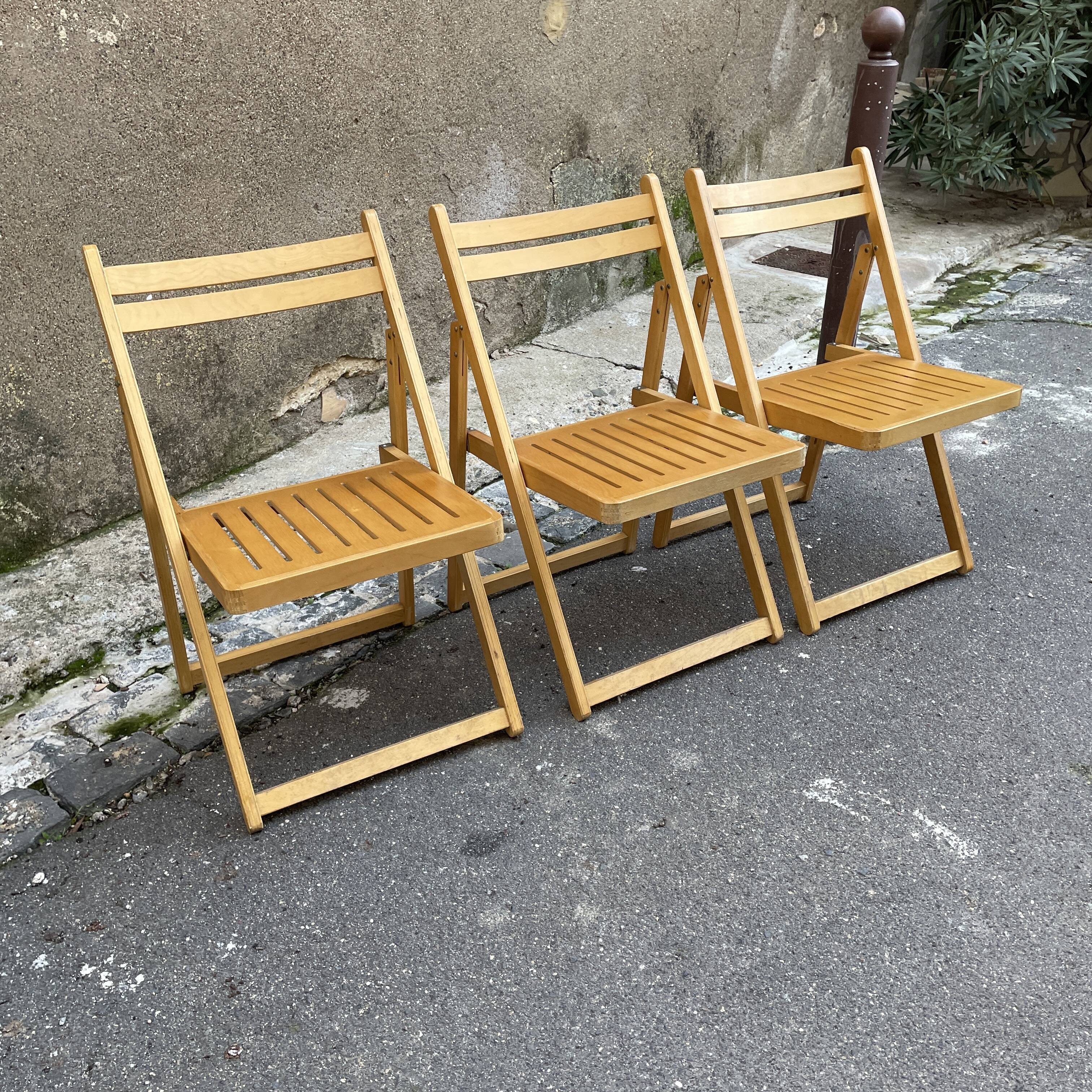Lot 3 folding chairs vintage wood design