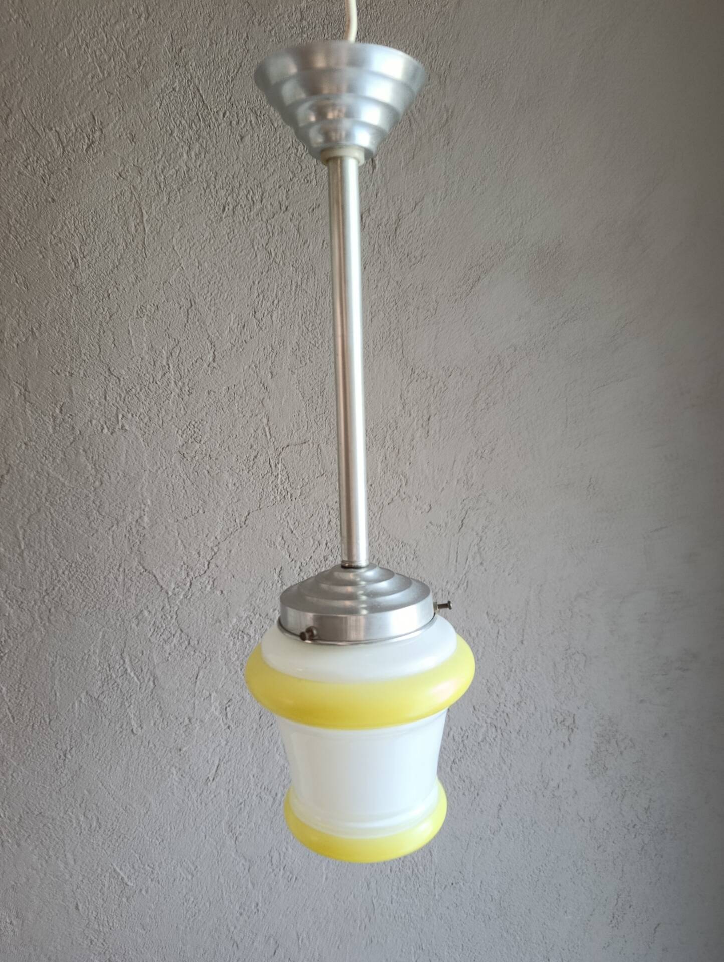 suspension  opaline blanche et jaune | space age - art déco 1950