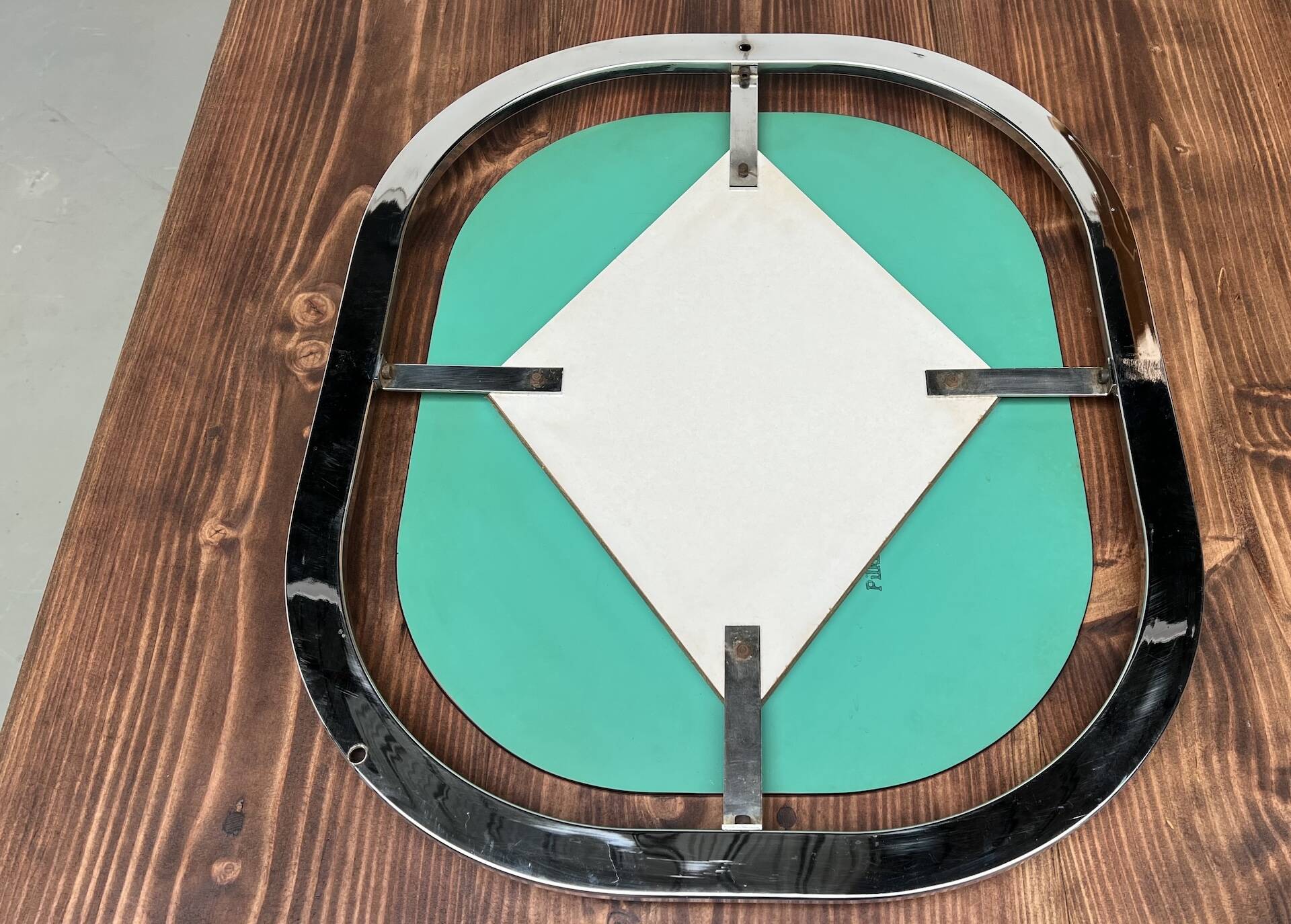 Bauhaus mirror in chrome-plated steel