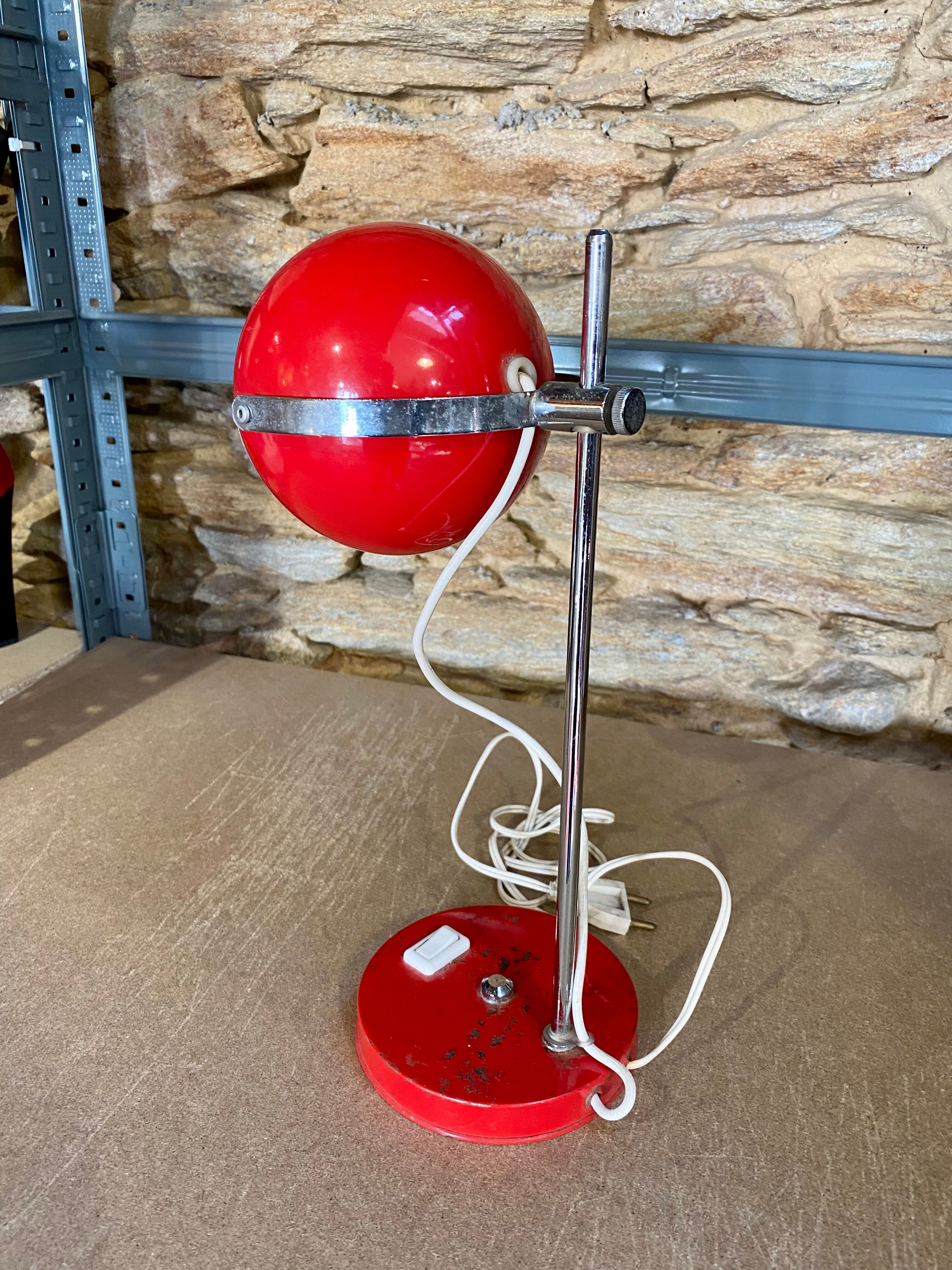 Red eyeball lamp 1970