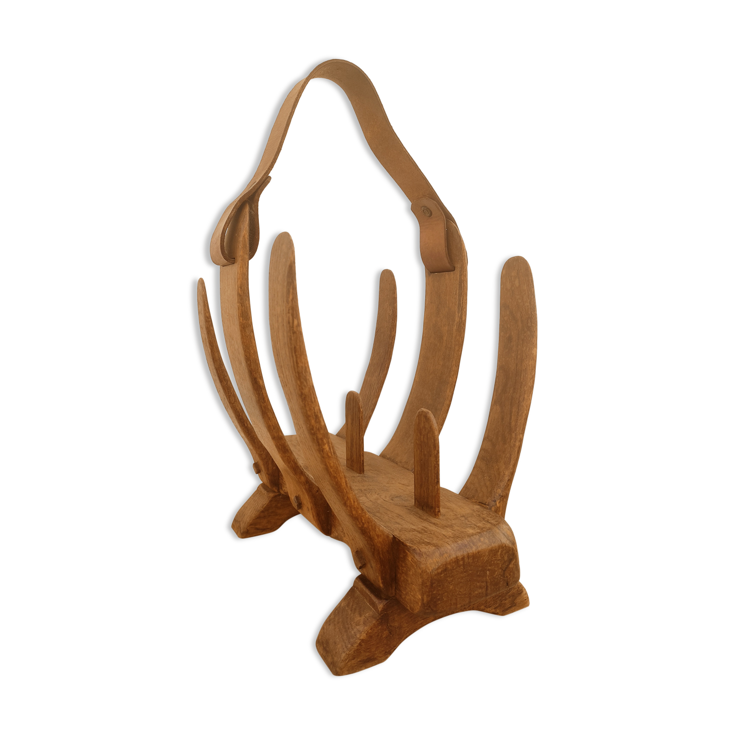 Review door organic form in wood and leather