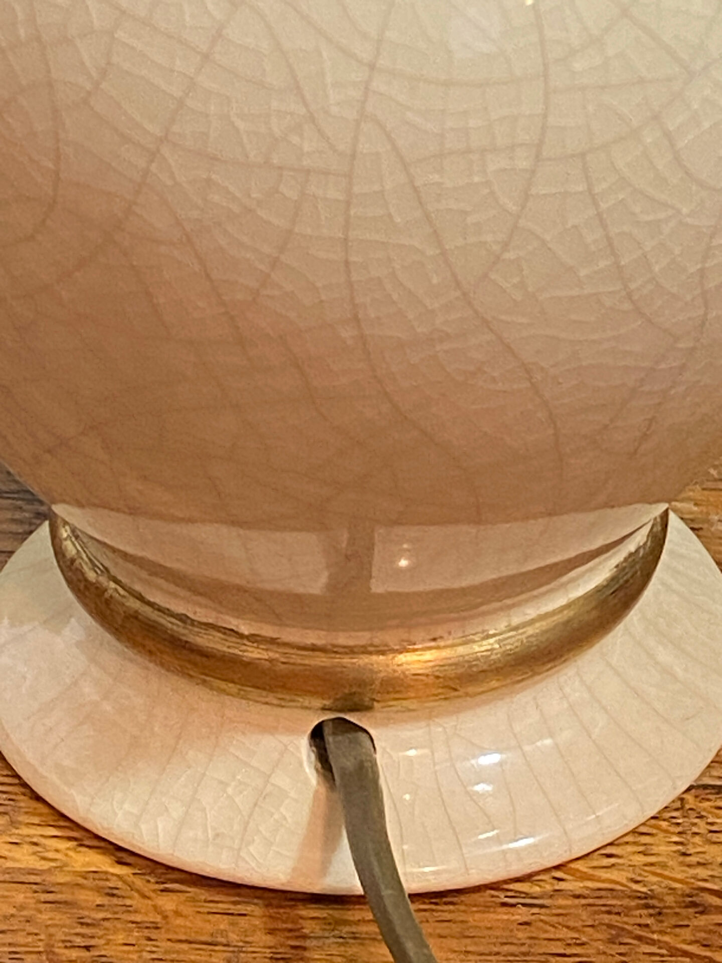 Pied de lampe en céramique craquelée  Le Dauphin