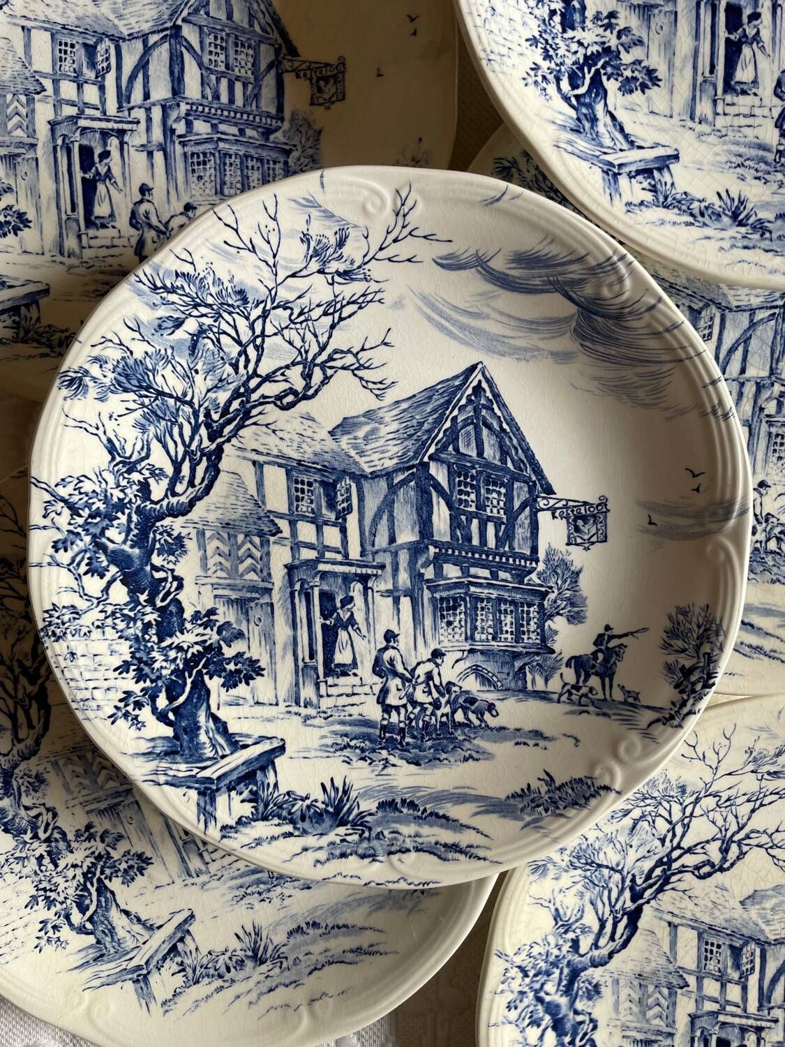 7 flat plates in earthenware by gien ludlow blue hunting decor year 70