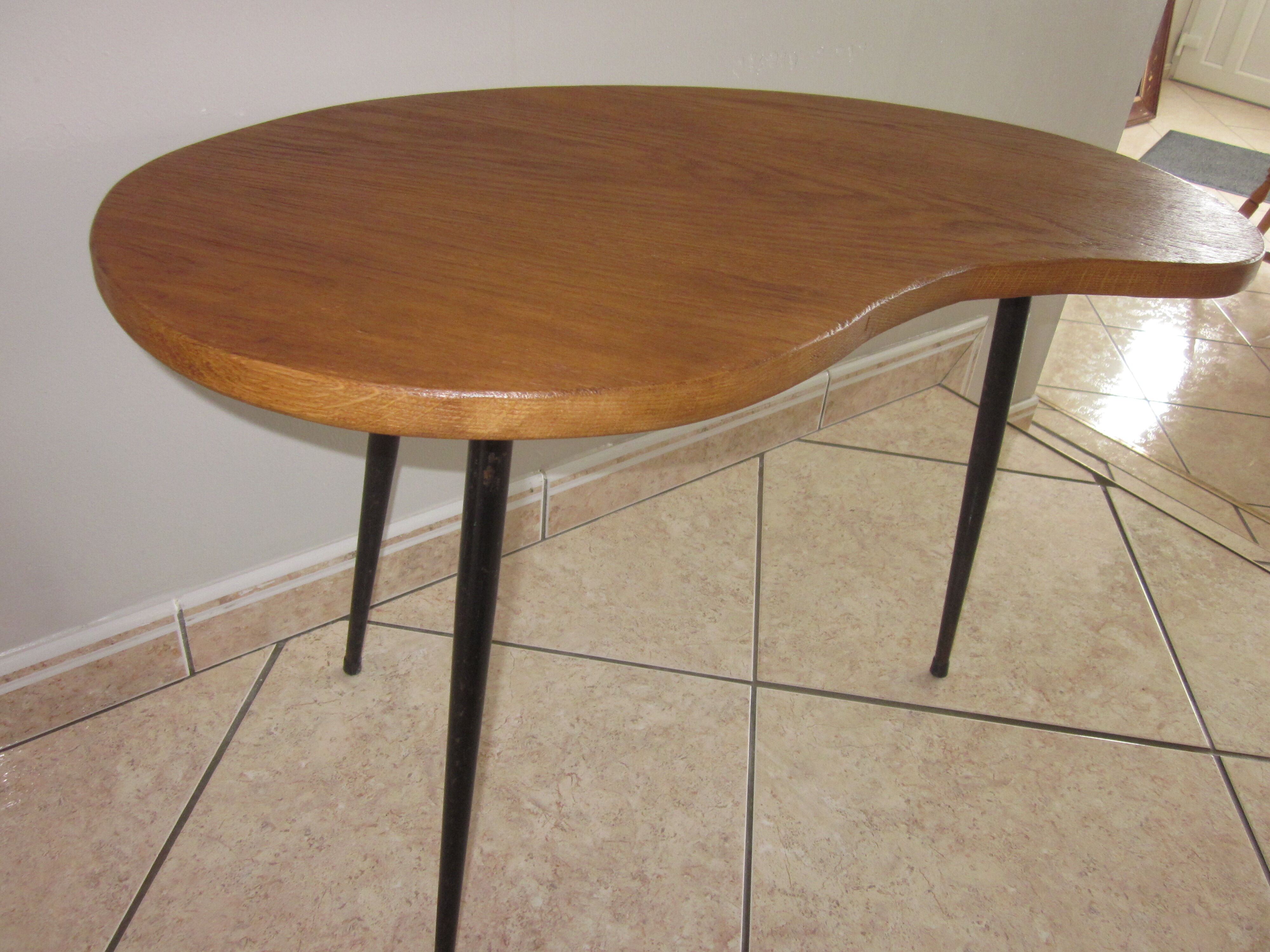 Table basse vintage forme haricot