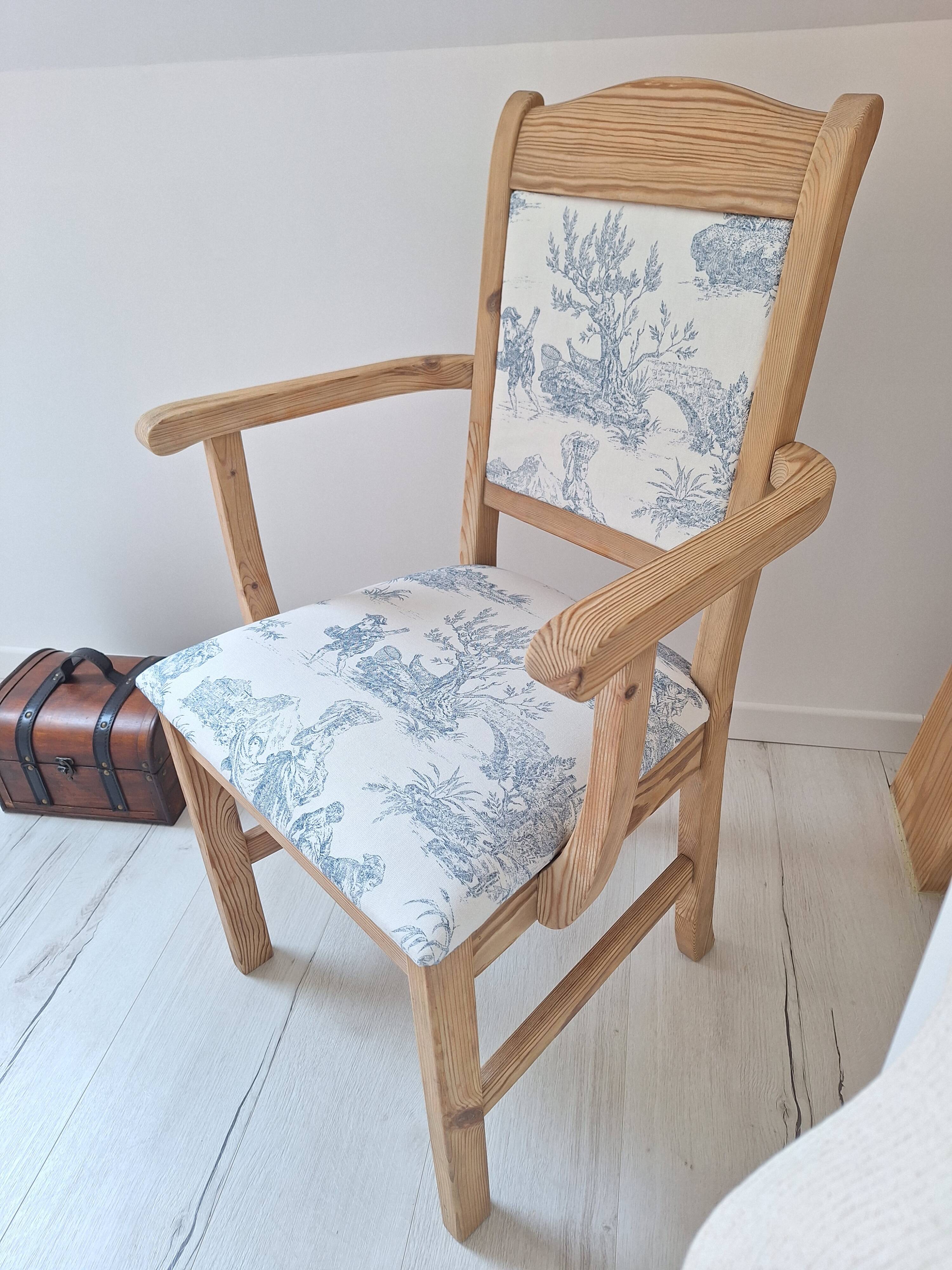Chair / Armchair in solid wood and blue toile de Jouy
