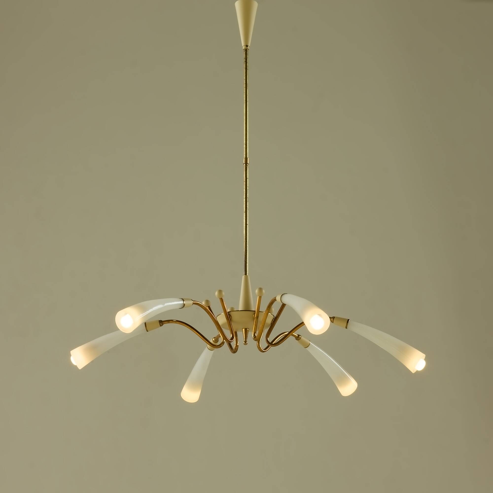 Italian mid century spider chandelier in brass and Murano glass, 1950s