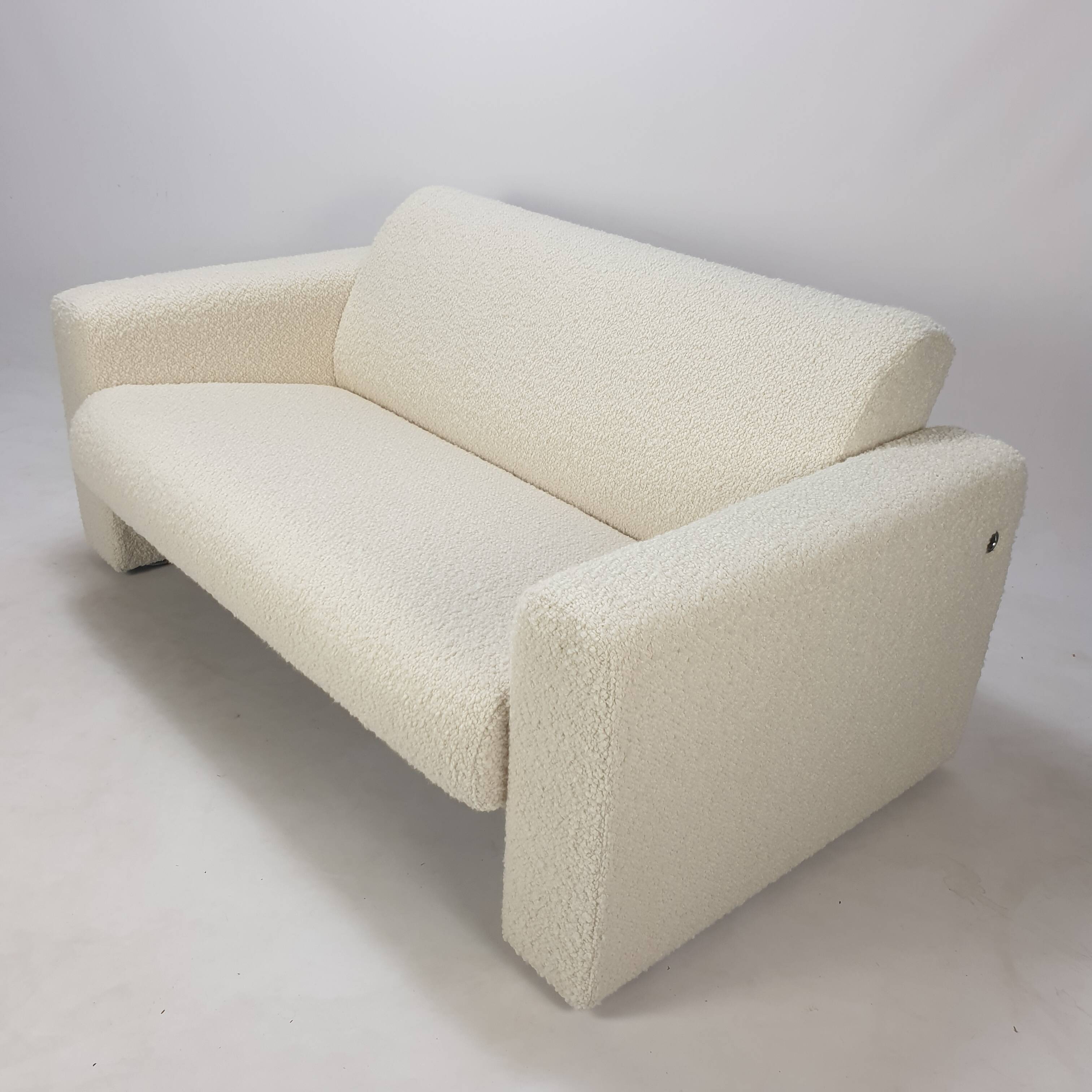 Artifort Model 691 Two-Seat Bench Upholstered in Soft Bouclé fabric, 1980's