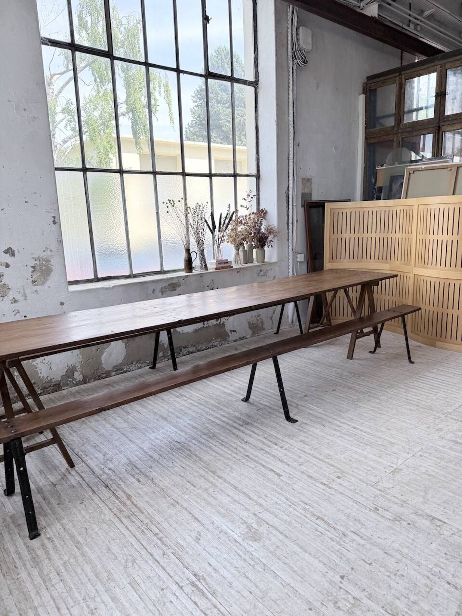 XXL trestle farm table 4m and its benches