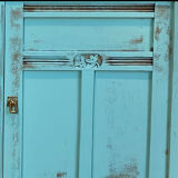 Parisian calypso buffet, patinated blue of the sea