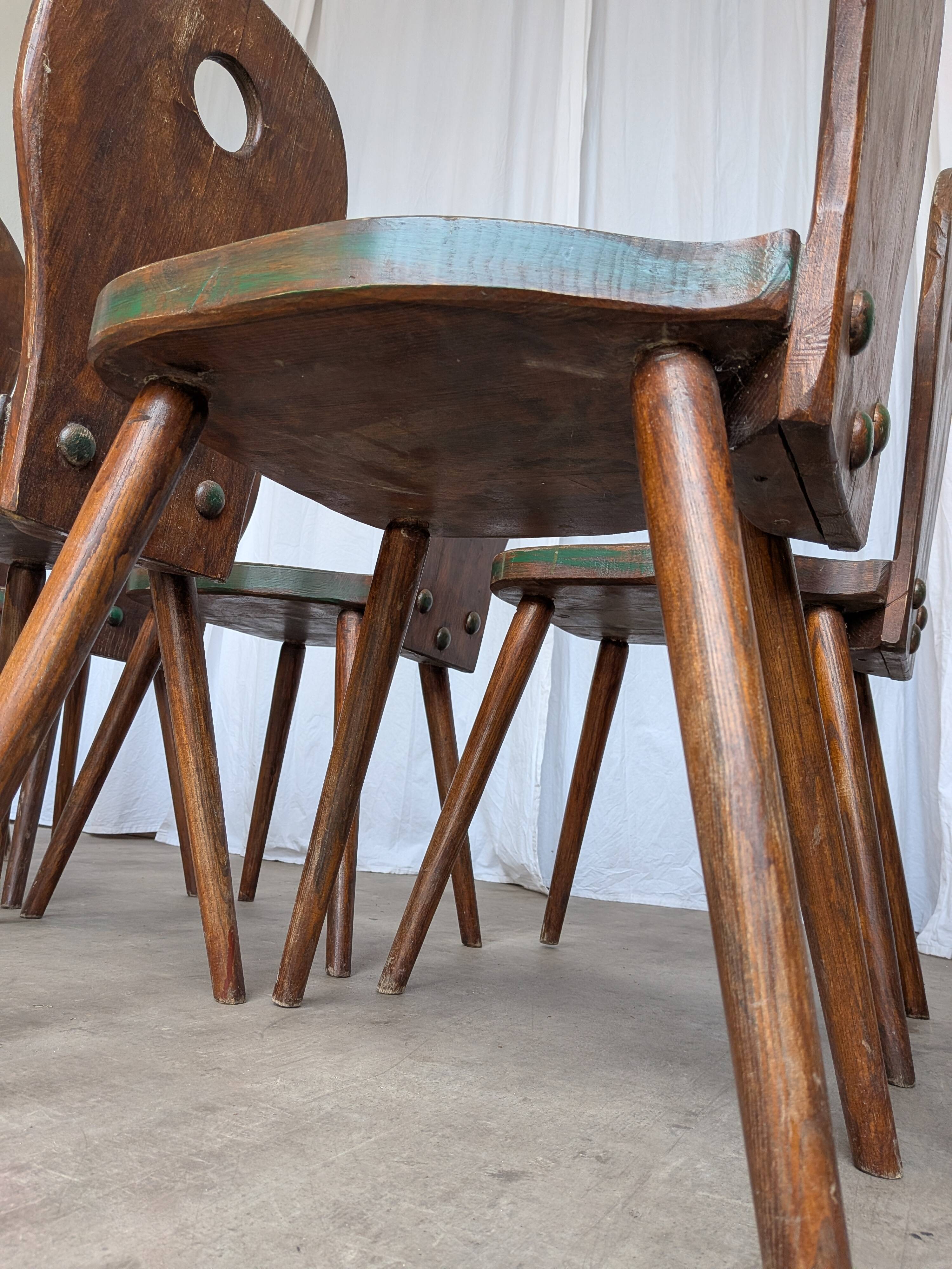 8 chaises brutalistes vintage en bois
