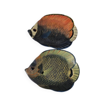 Set of 2 fish-shaped trays.