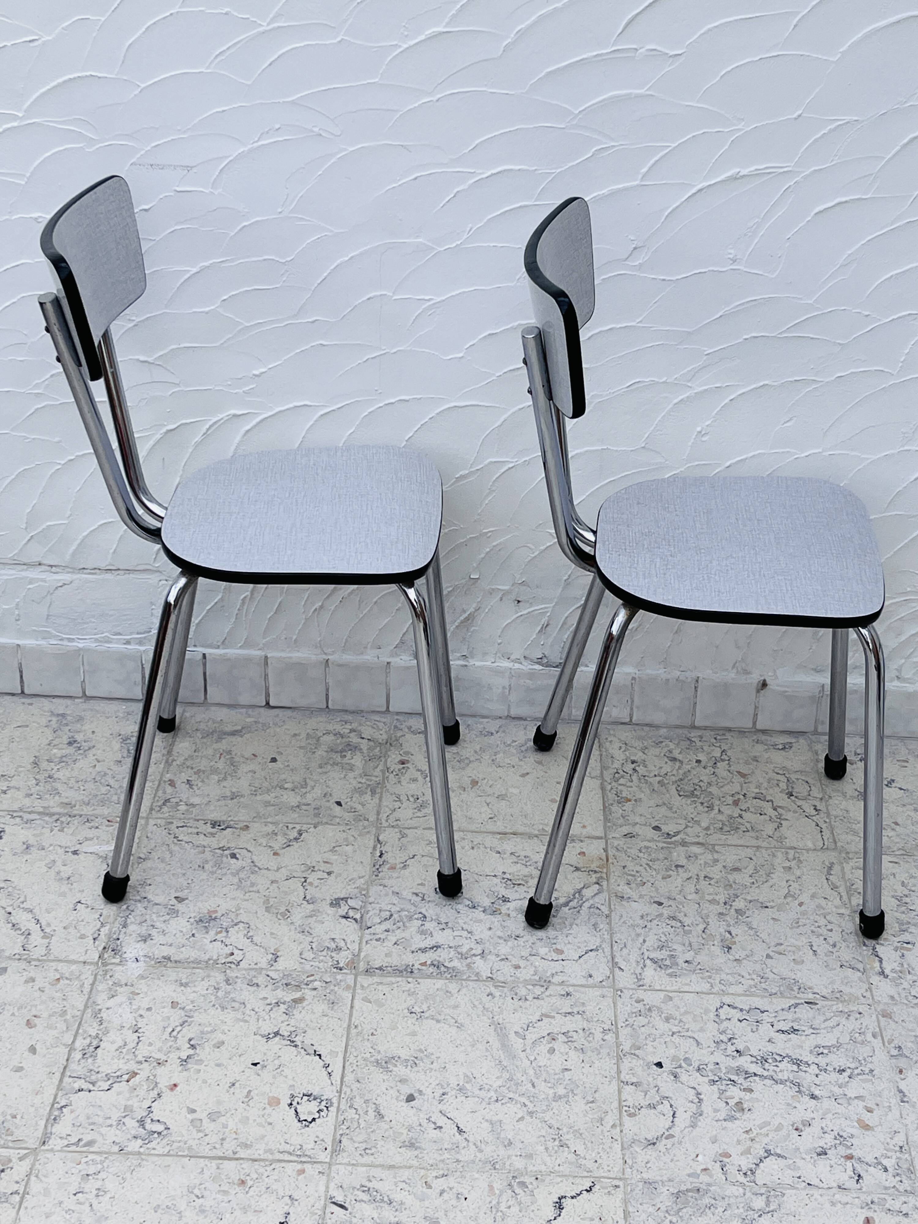 Set of 2 Formica chairs