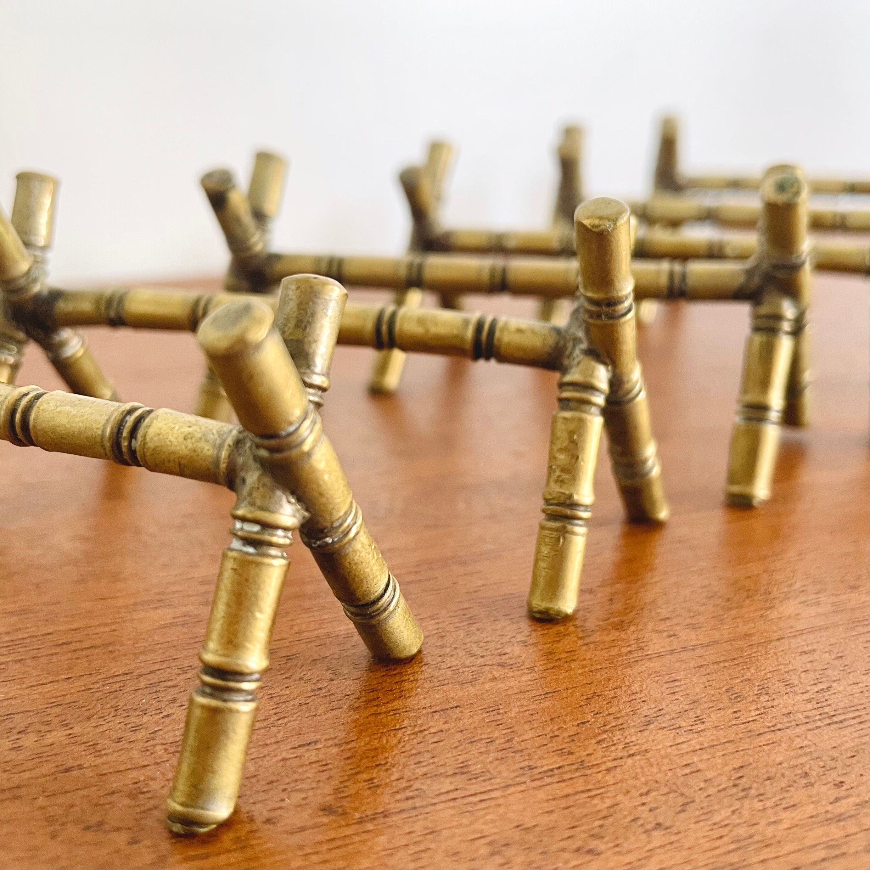 Set of 6 brass knife rest