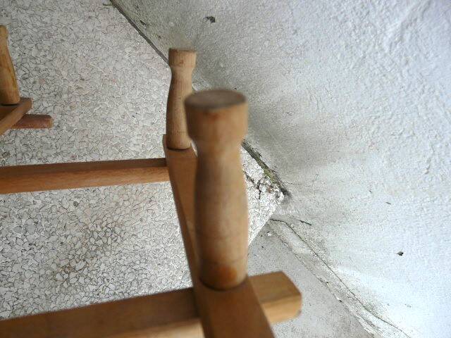 Wooden accordion coat rack