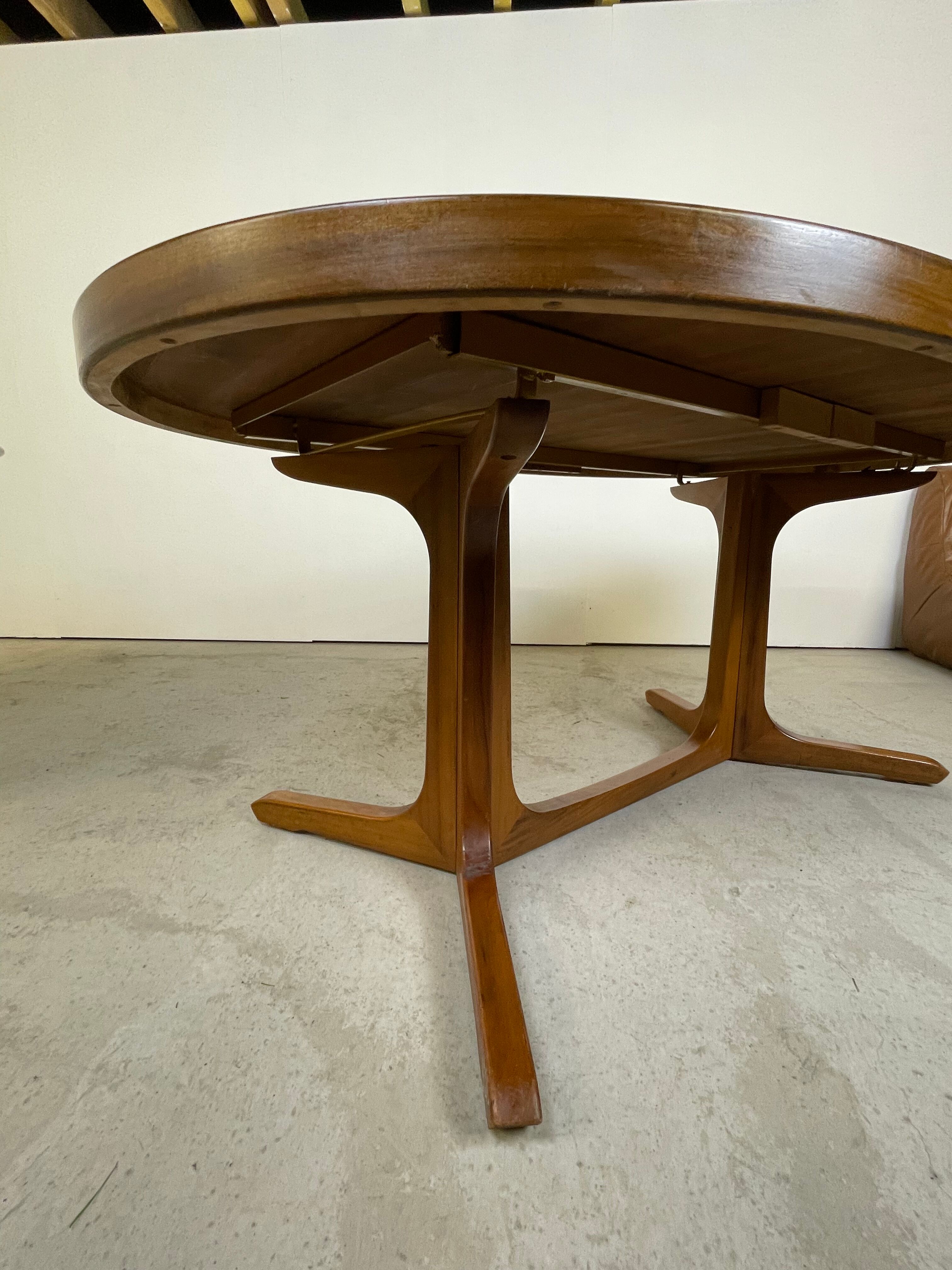 Large rosewood baumann table