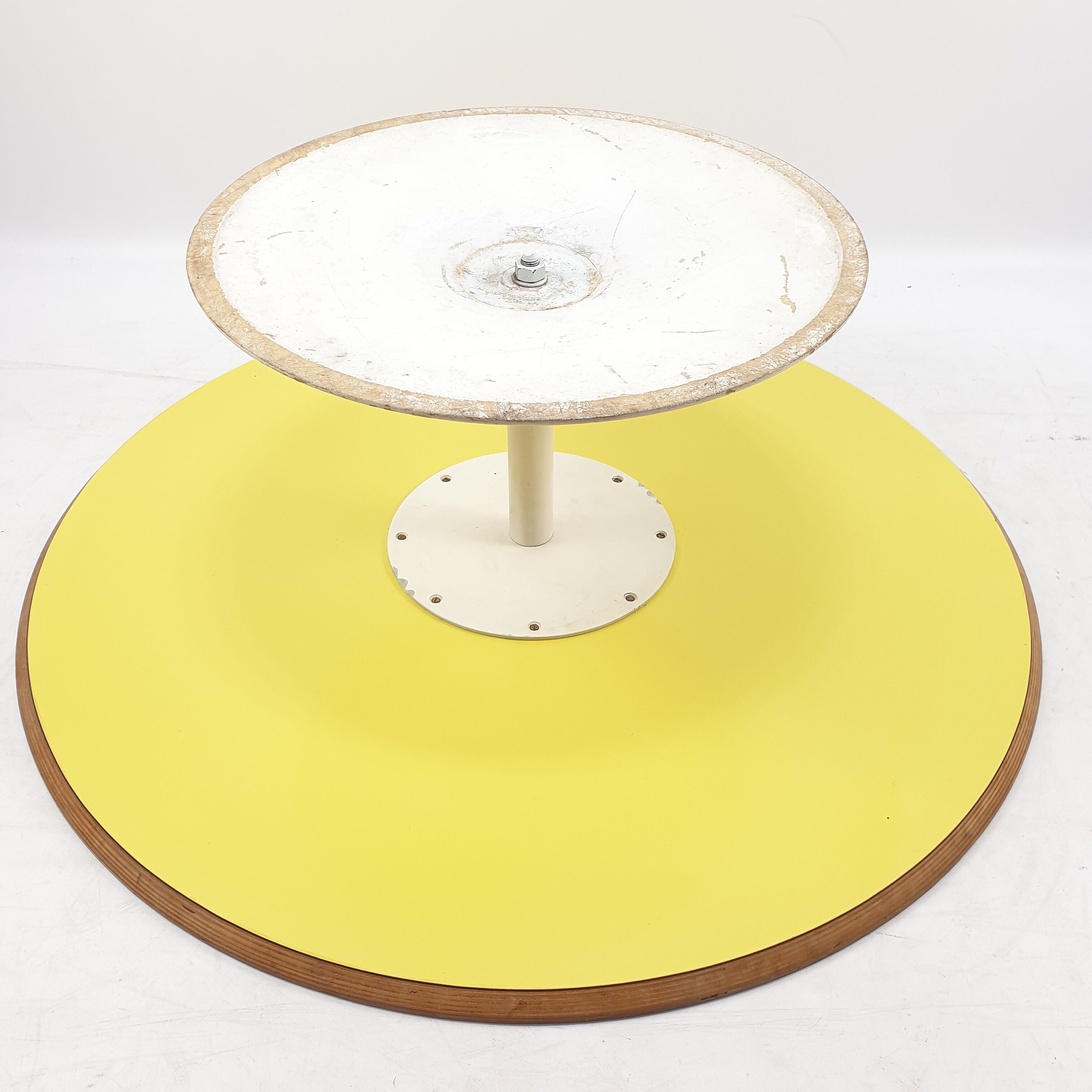 Circle coffee table by Pierre Paulin for Artifort, 1960s