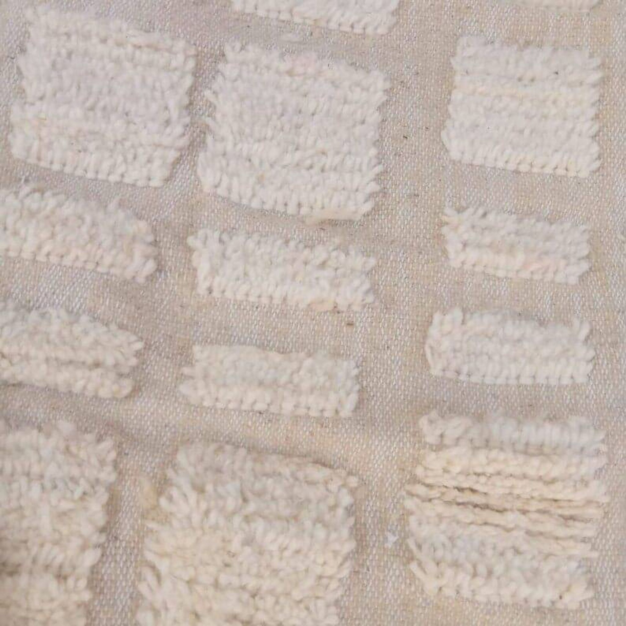Handmade white Berber rug in natural wool, size 140 x 260 cm