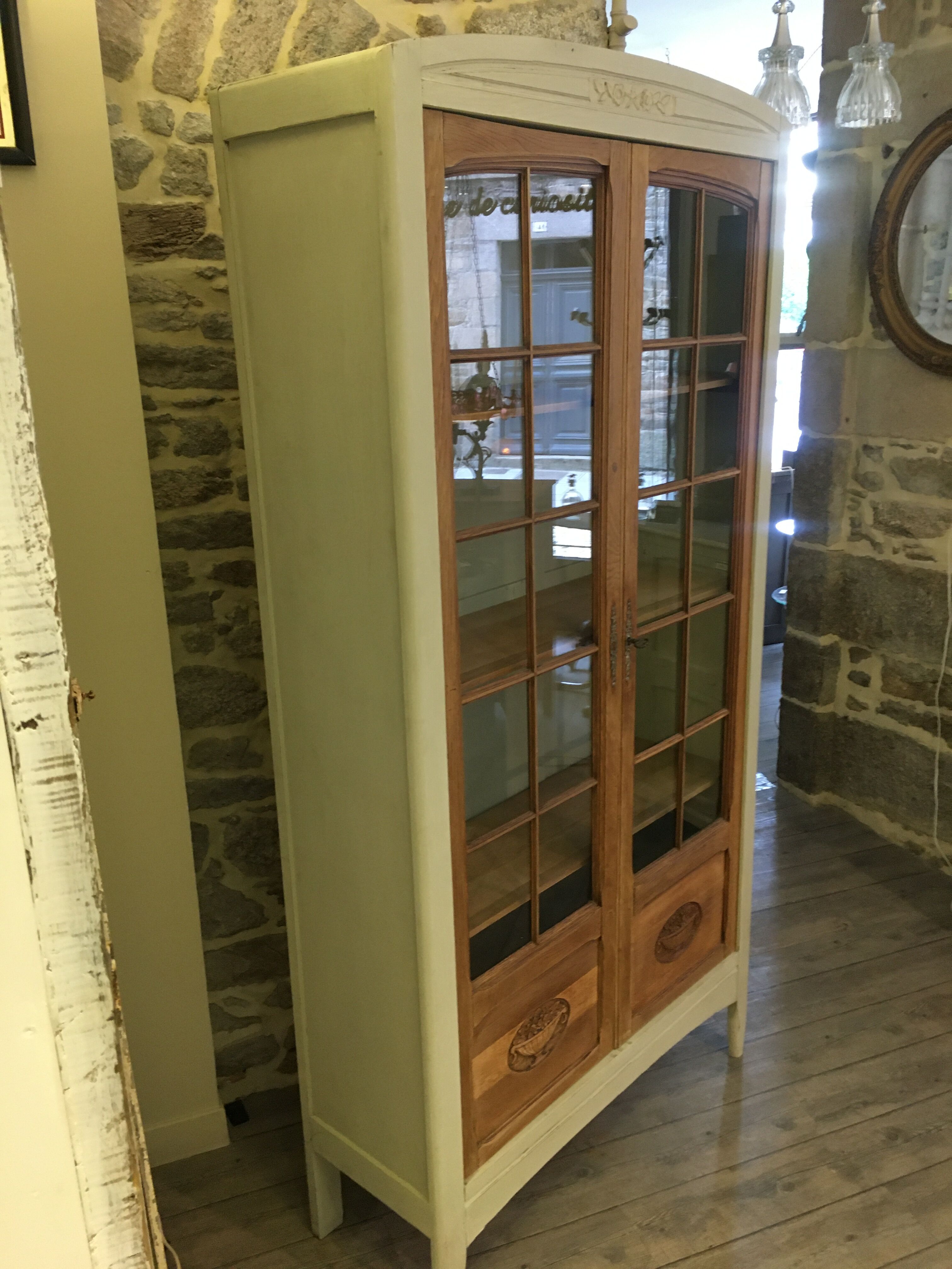 Old art deco showcase