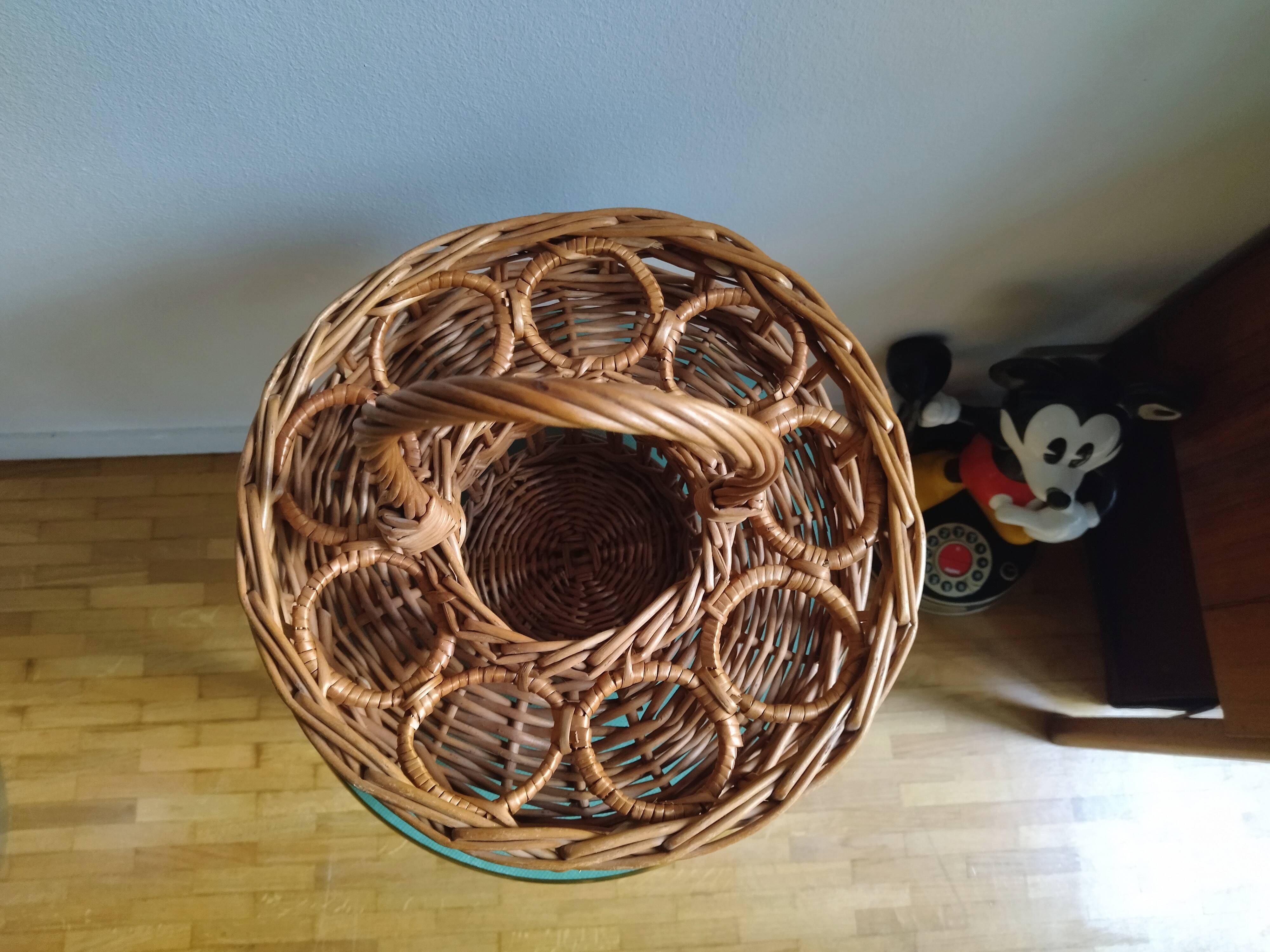 Porte bouteille et verres en osier tressé