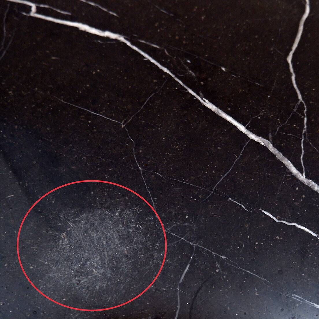 Art Deco Side Table in Marble and Gild Iron