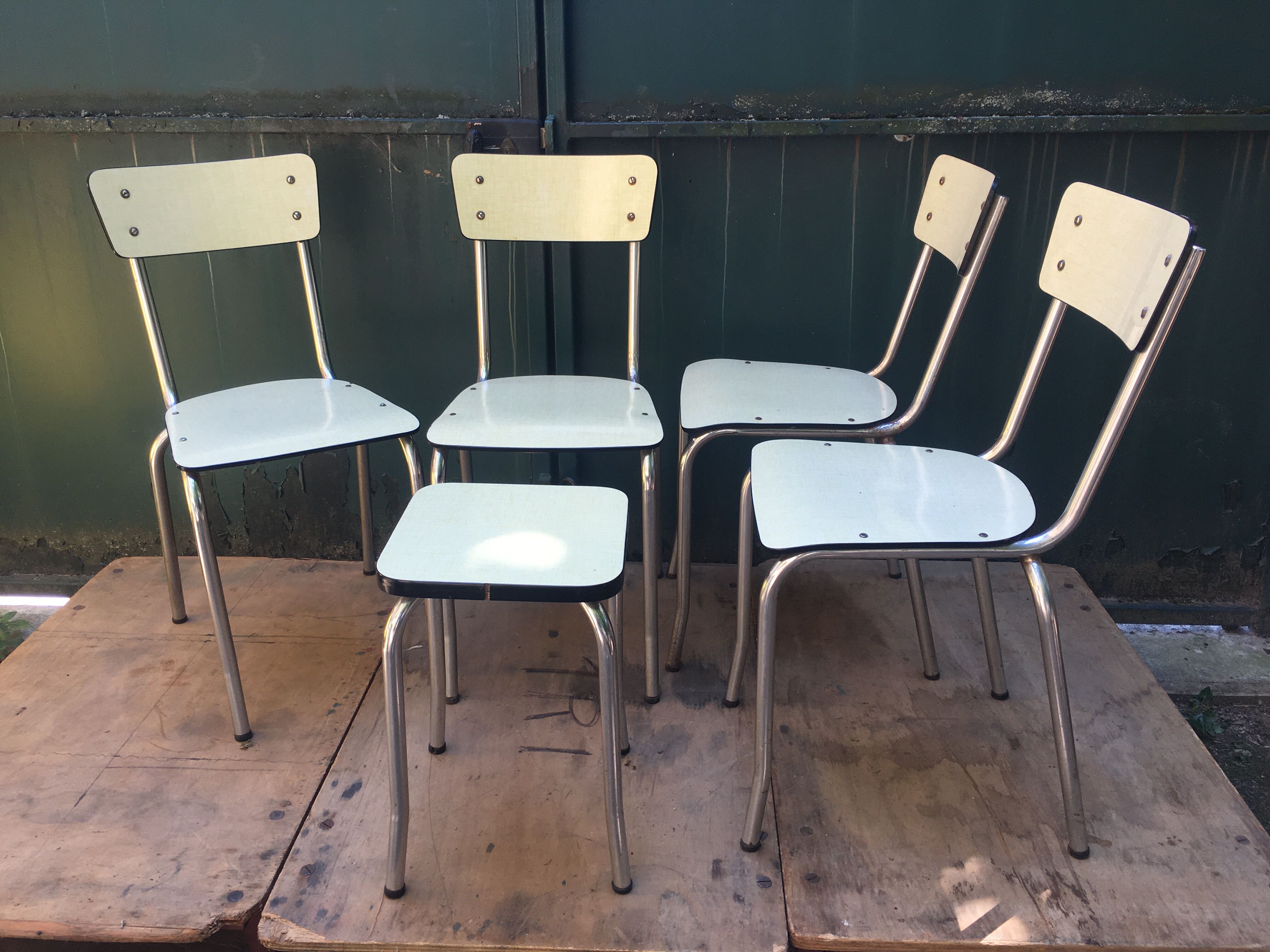 Series of 4 formica chairs