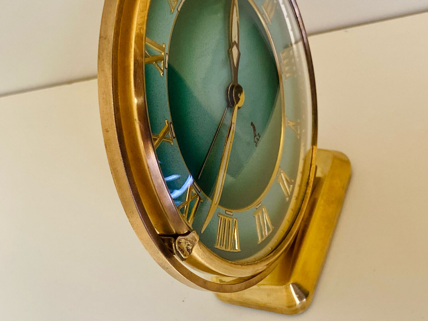 Mechanical jaz alarm clock "the swivel"