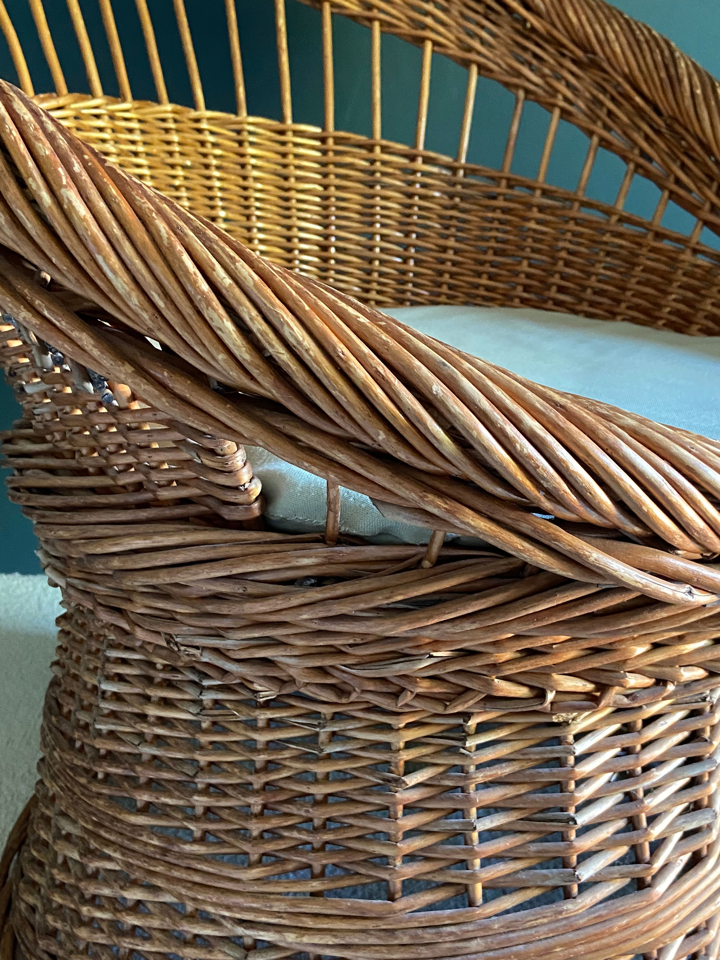 Lot de fauteuils et table en rotin osier années 70