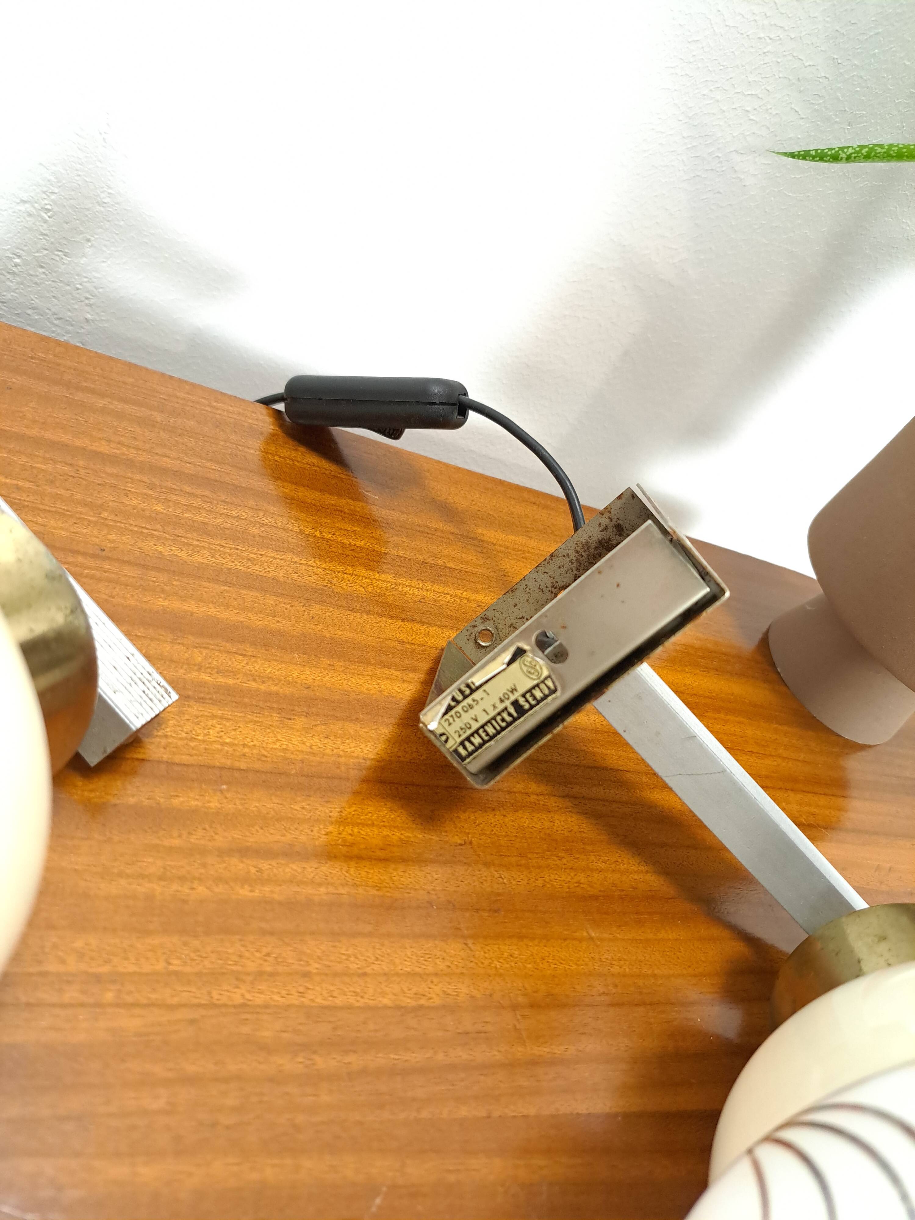 Design wandlampen Kamenicky Senov met melkglas kap vintage