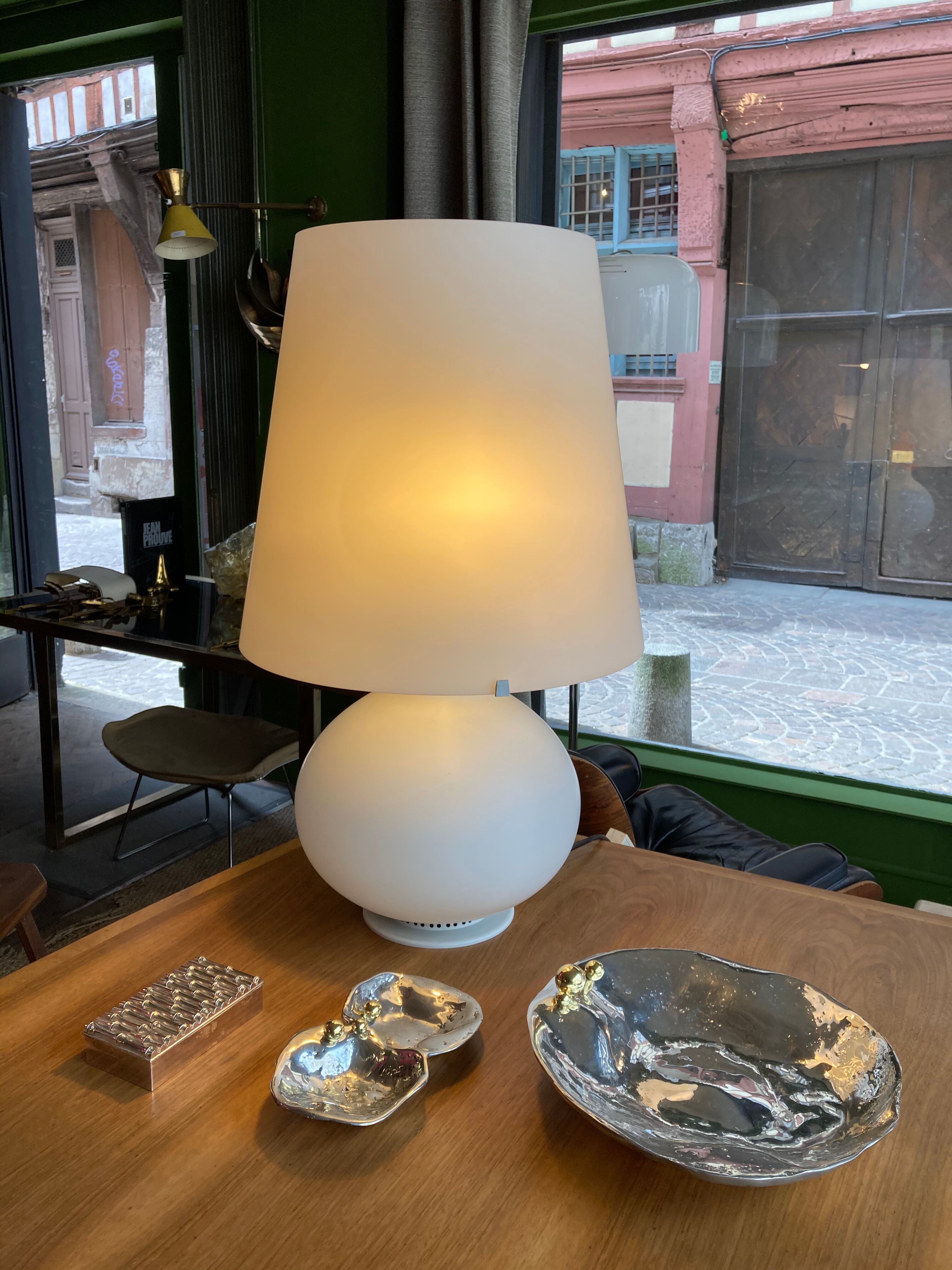 Lamp in opaline circa 1970 Max Ingrand Editon ancient fontana arte