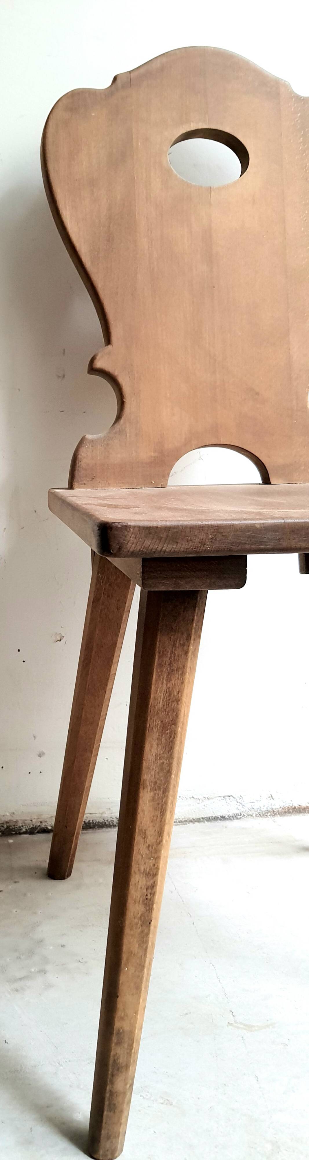 Series of 4 Brutalist chairs in solid oak - Savoyard Popular Art - Vintage from the 60s